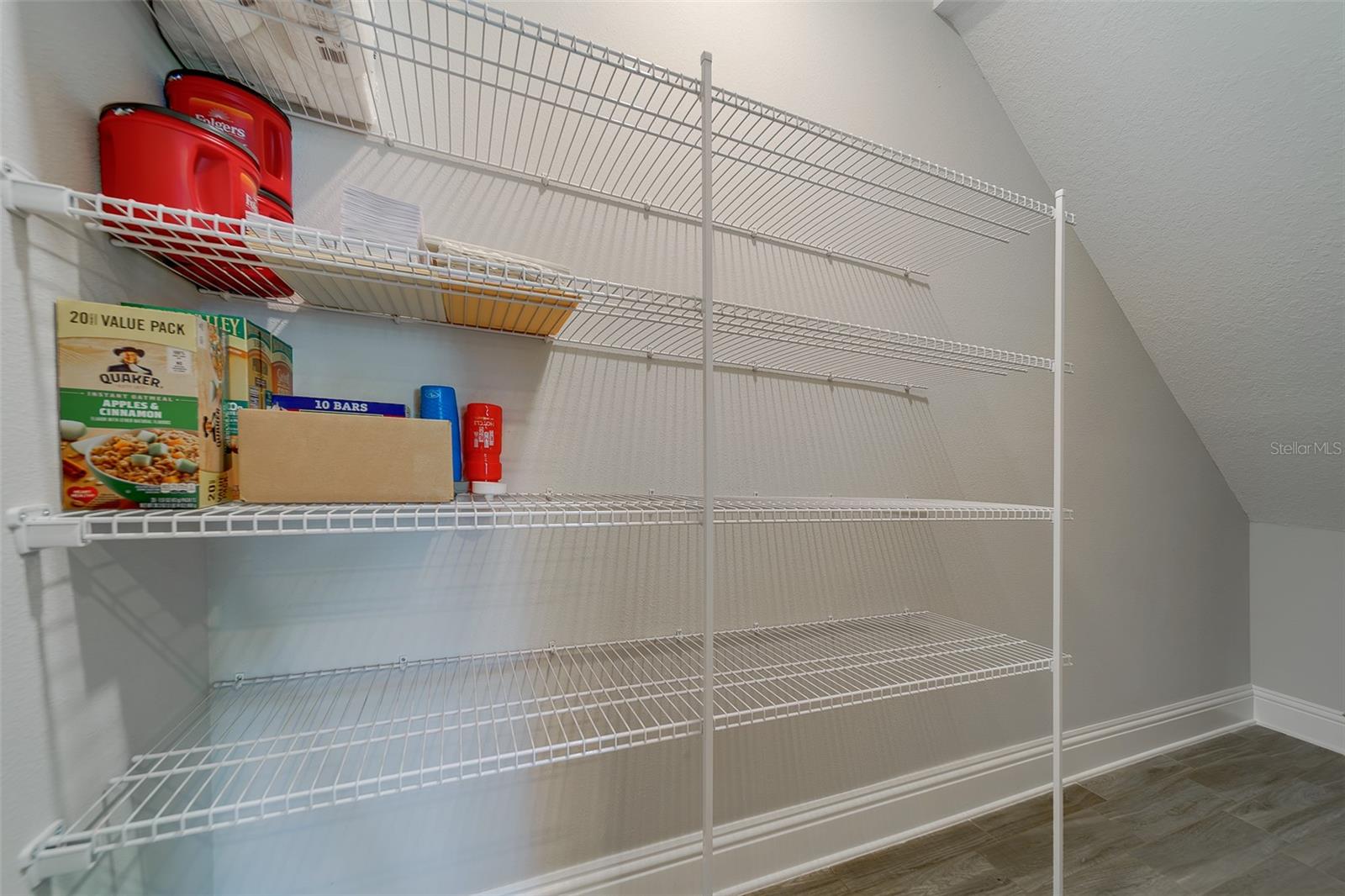 TOWNS AT BELLEAIR GROVE - Residential