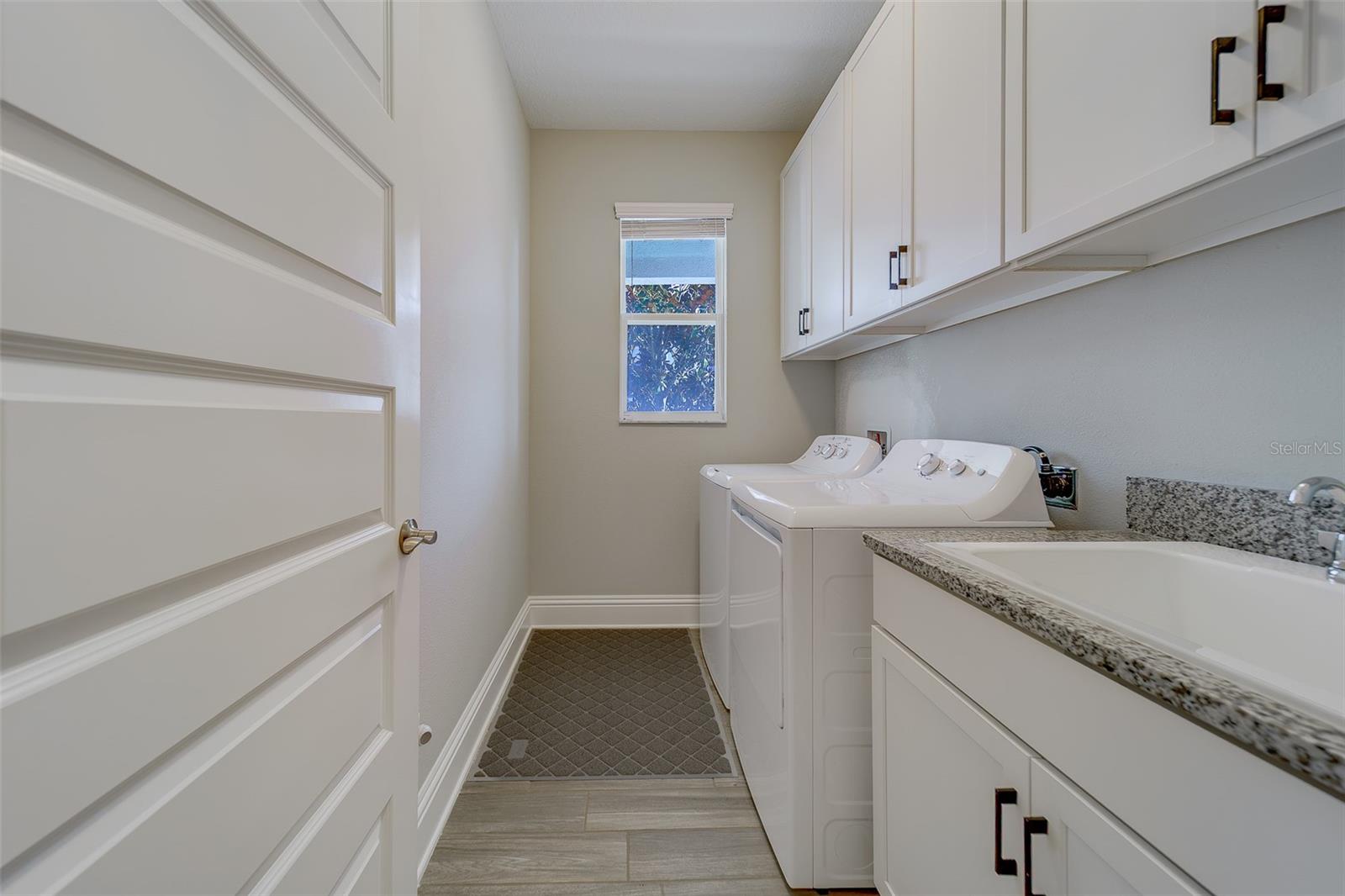 TOWNS AT BELLEAIR GROVE - Residential