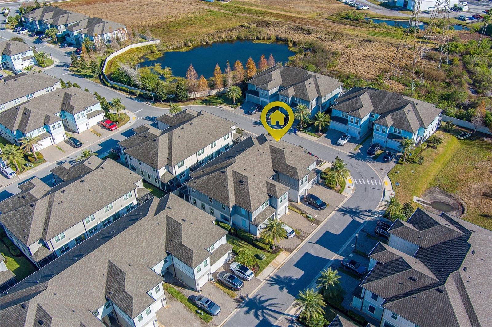 TOWNS AT BELLEAIR GROVE - Residential