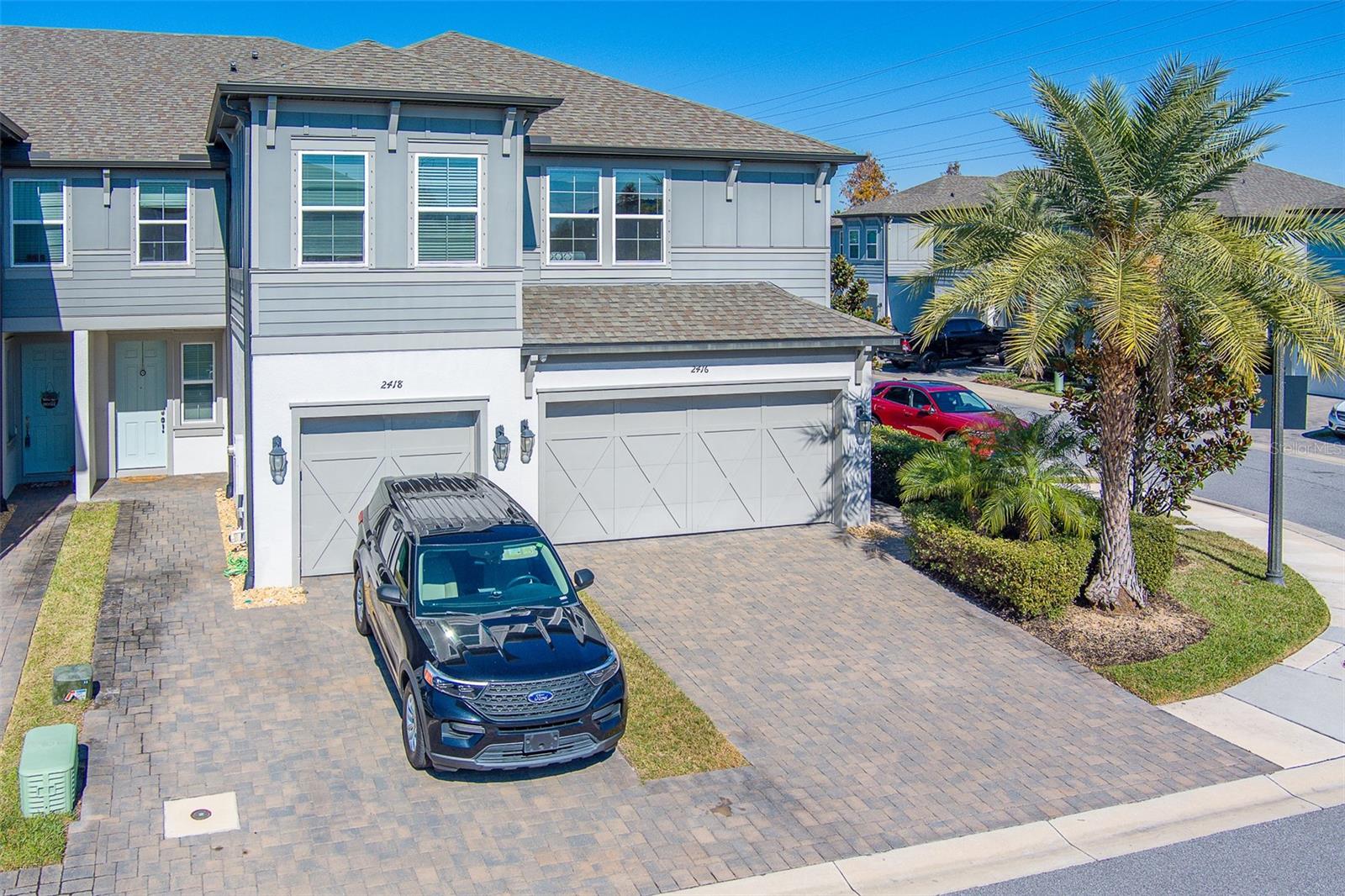 TOWNS AT BELLEAIR GROVE - Residential