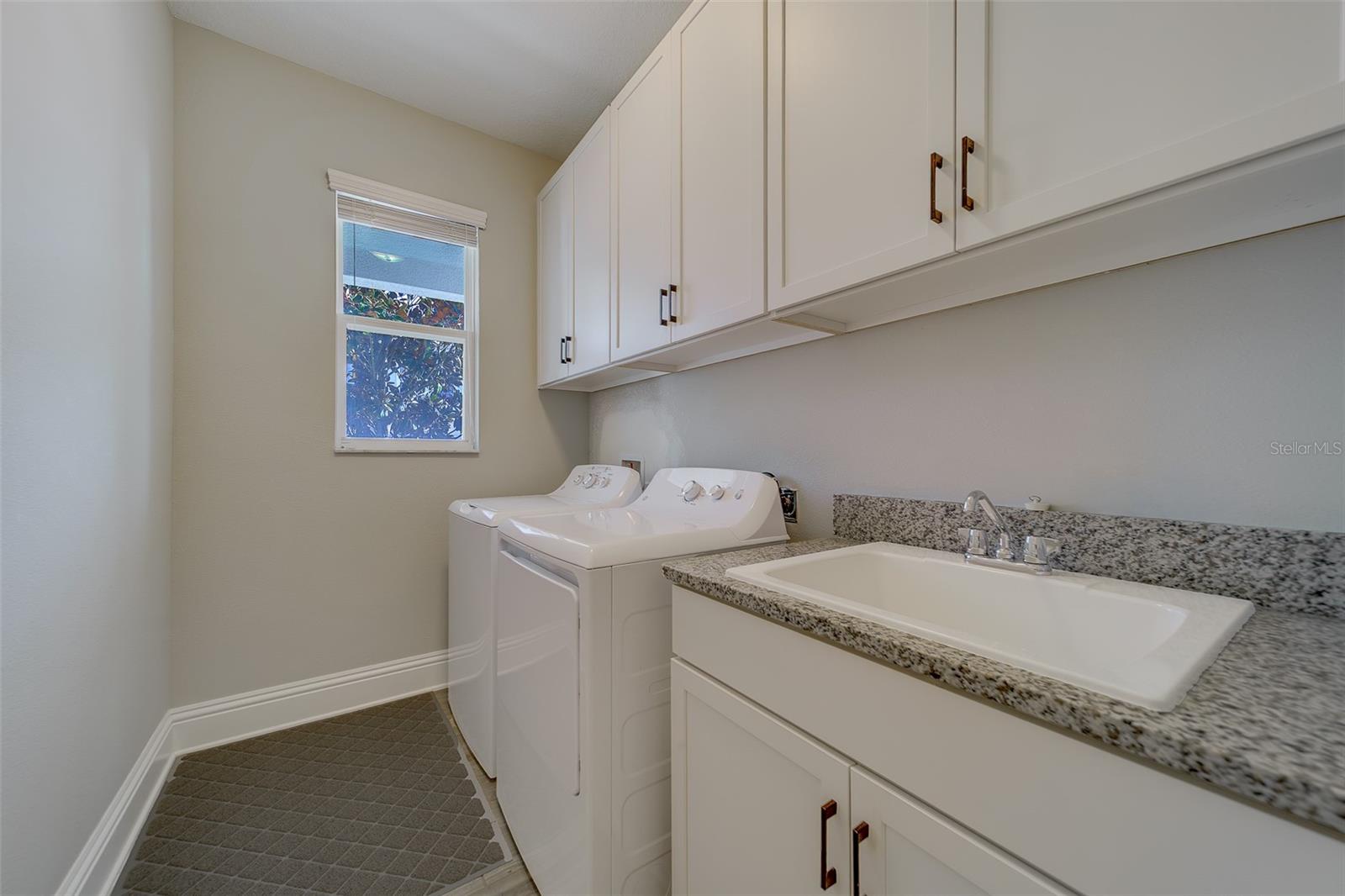 TOWNS AT BELLEAIR GROVE - Residential