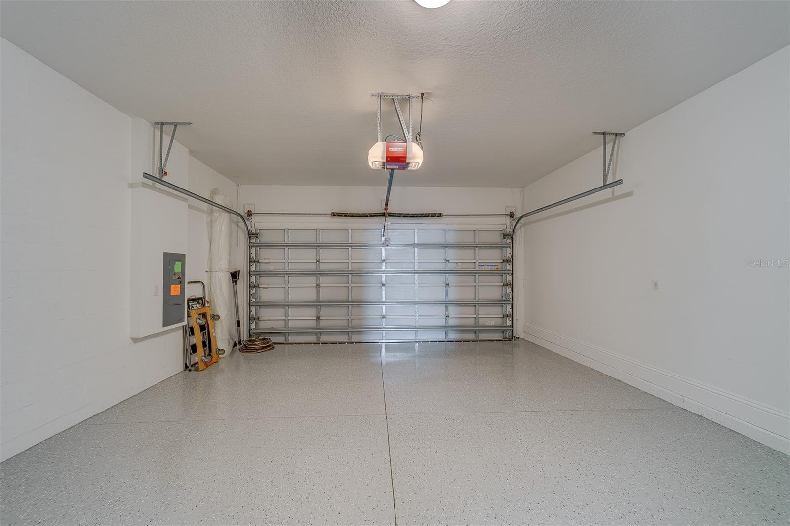 TOWNS AT BELLEAIR GROVE - Residential