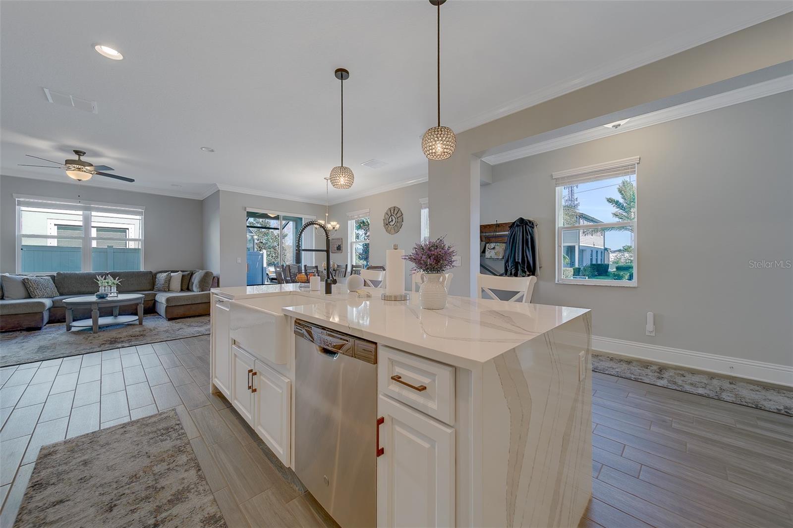 TOWNS AT BELLEAIR GROVE - Residential