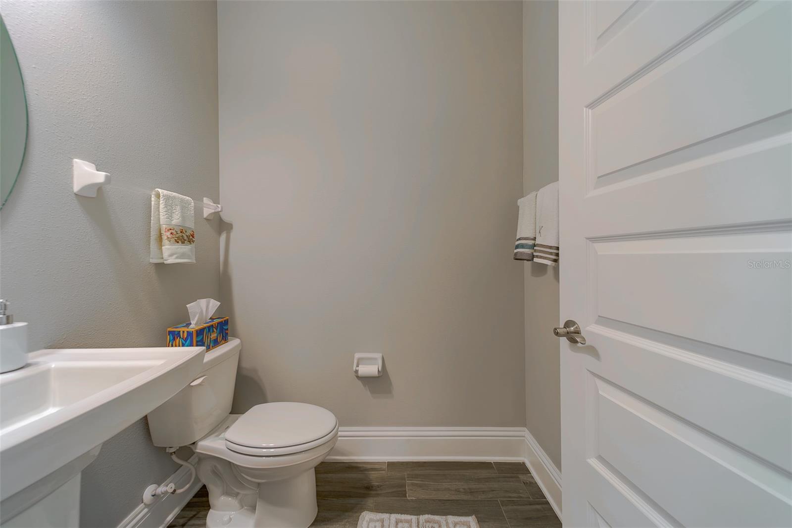 TOWNS AT BELLEAIR GROVE - Residential