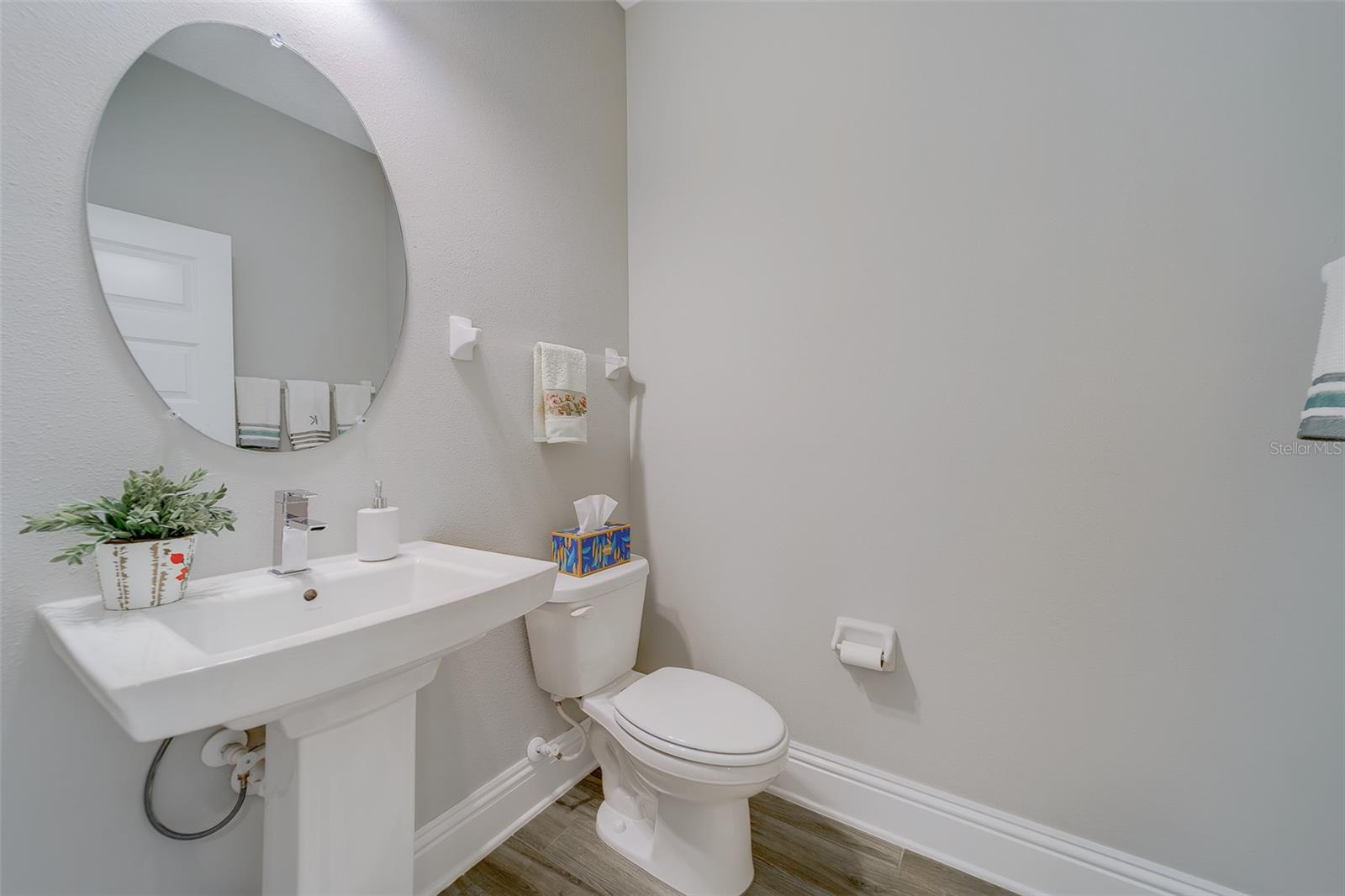 TOWNS AT BELLEAIR GROVE - Residential