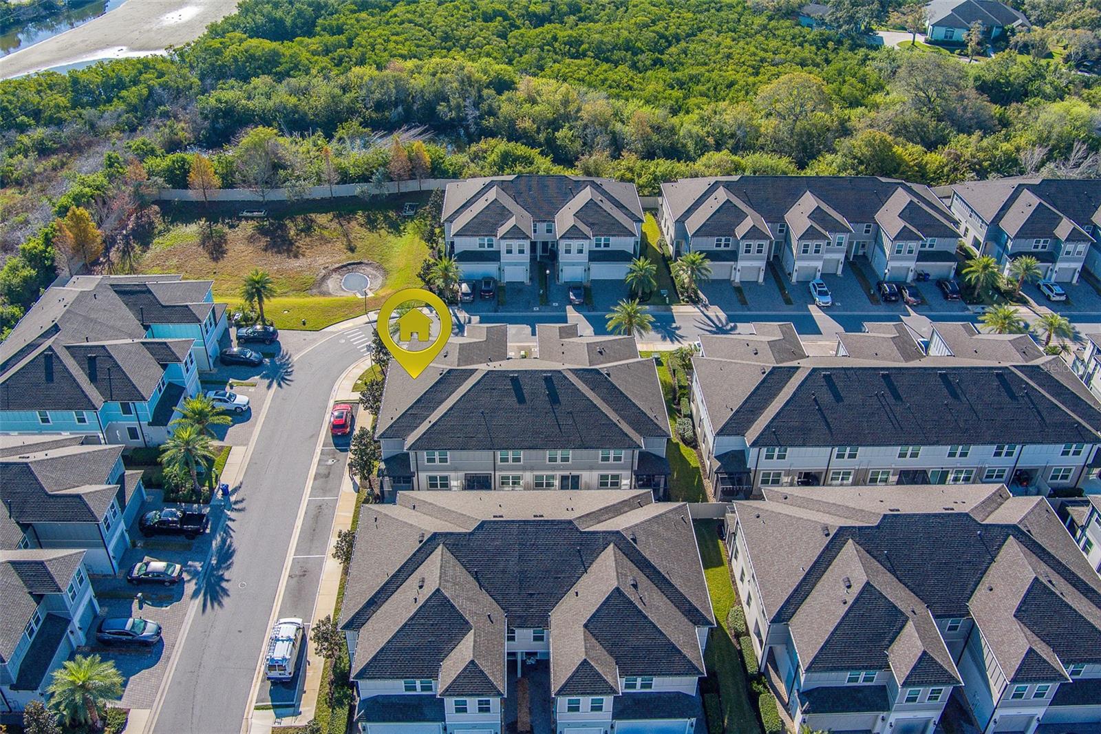 TOWNS AT BELLEAIR GROVE - Residential