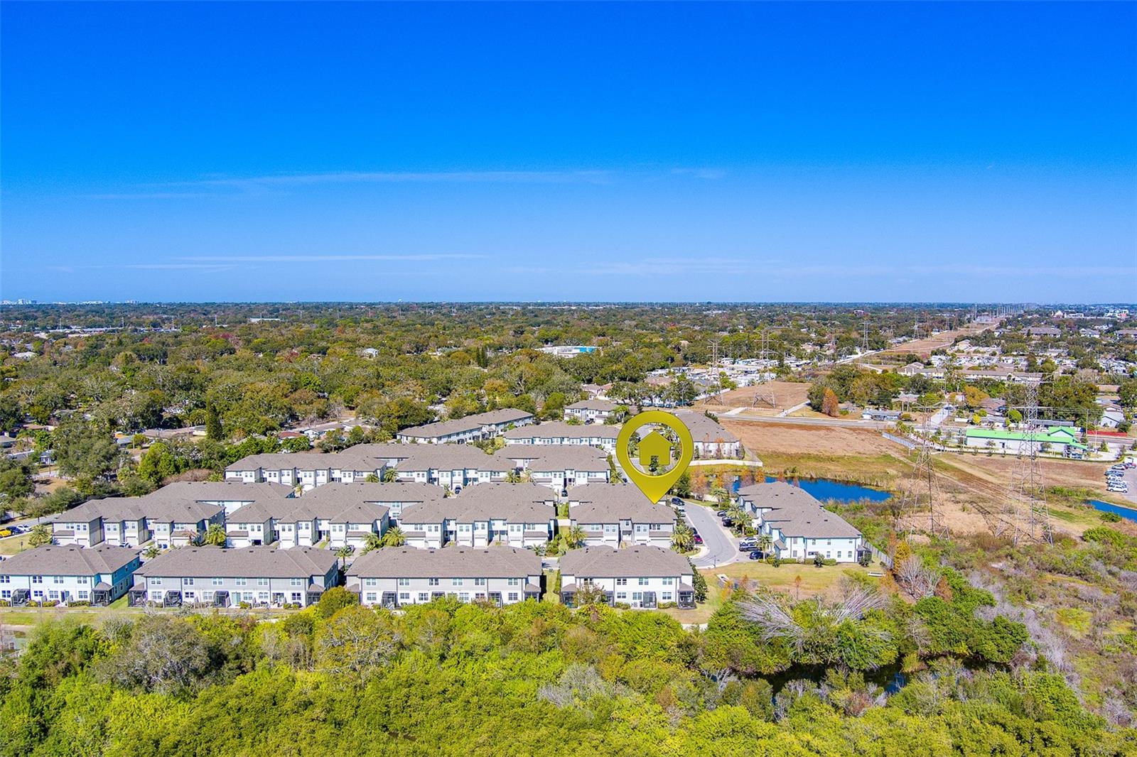 TOWNS AT BELLEAIR GROVE - Residential