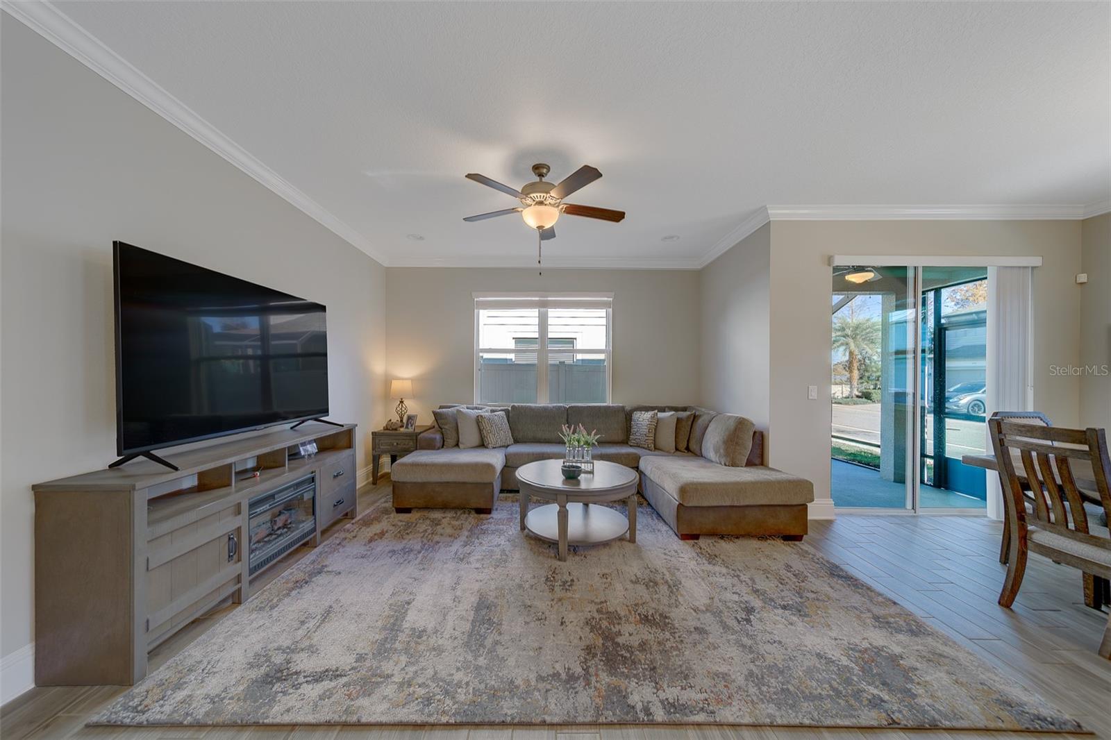 TOWNS AT BELLEAIR GROVE - Residential