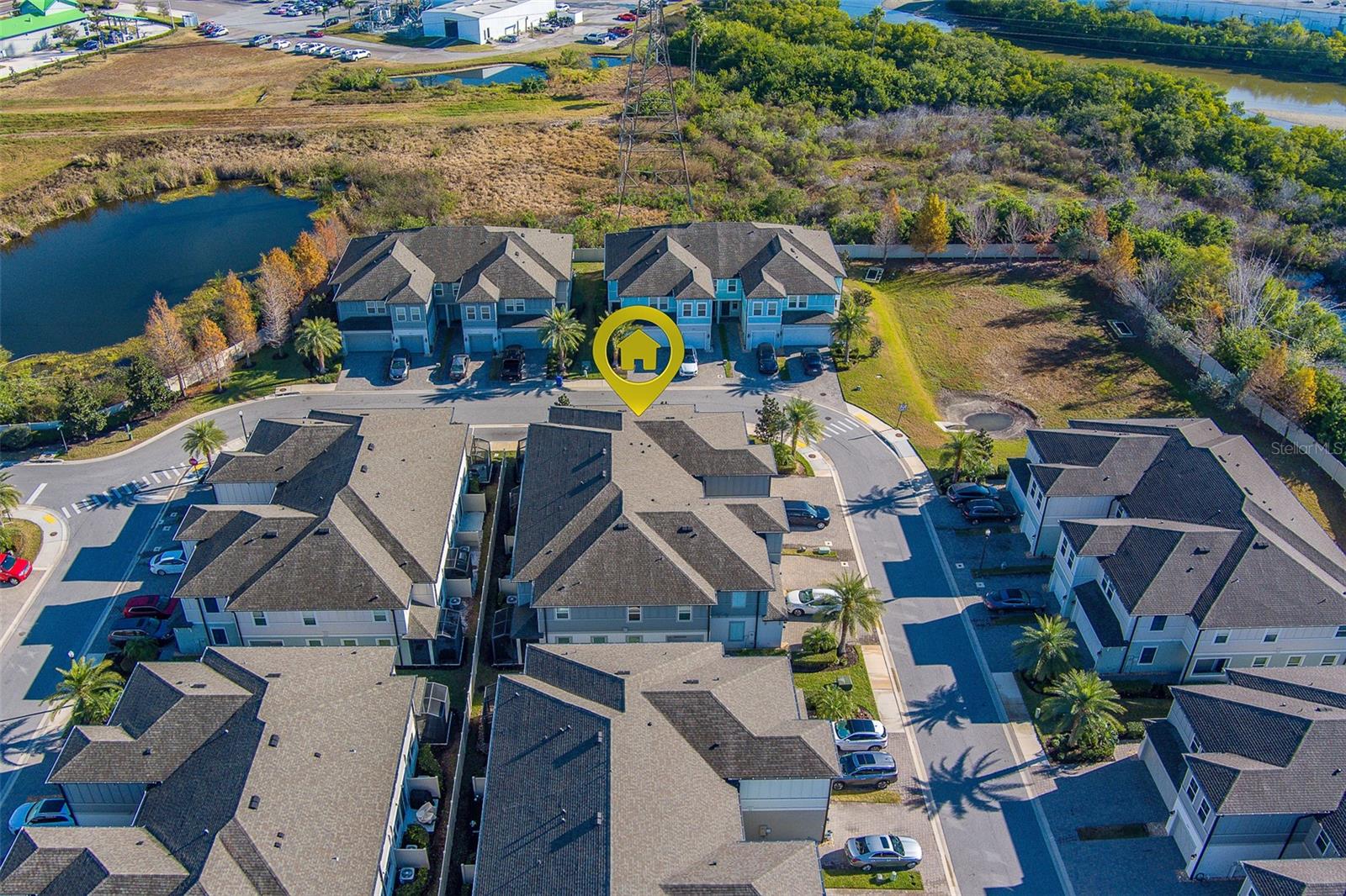 TOWNS AT BELLEAIR GROVE - Residential