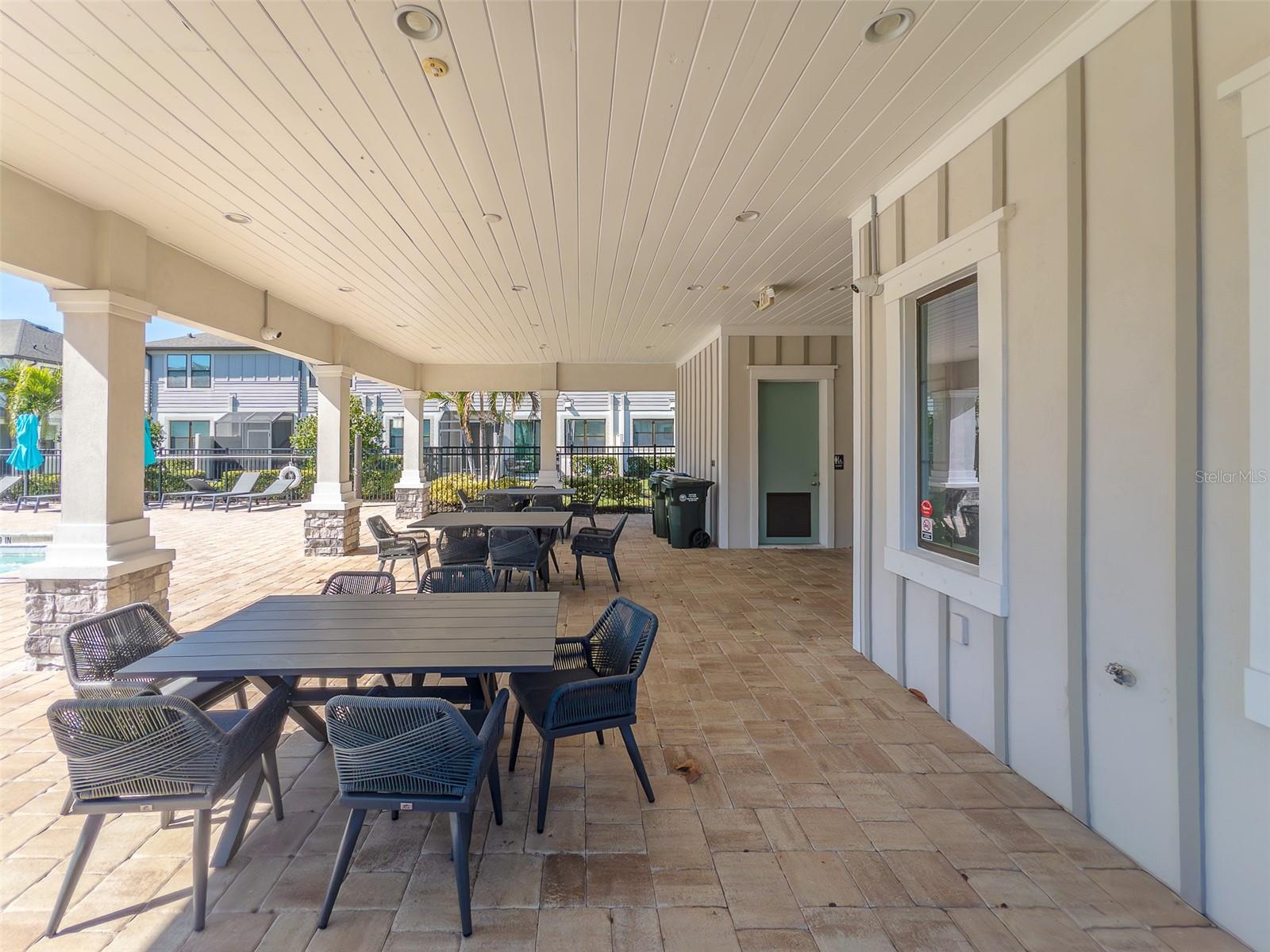 TOWNS AT BELLEAIR GROVE - Residential