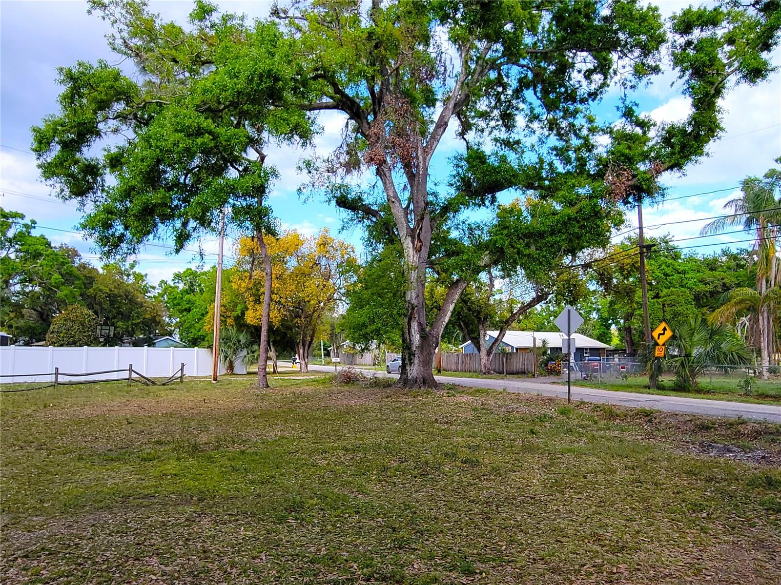 4210 GARDEN LANE