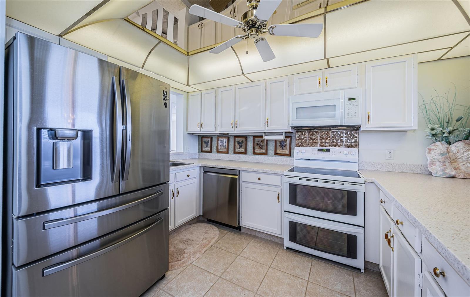 REDINGTON TOWERS 3 CONDO - Residential