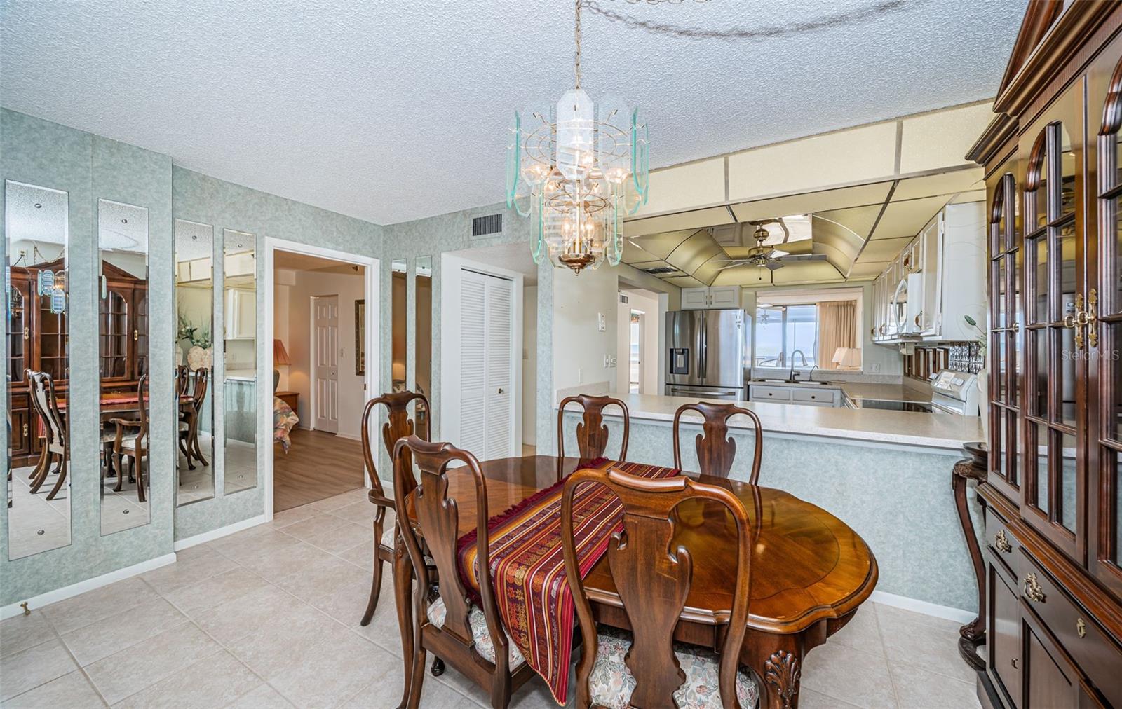 REDINGTON TOWERS 3 CONDO - Residential