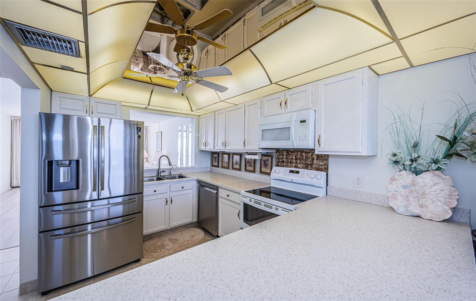 REDINGTON TOWERS 3 CONDO - Residential