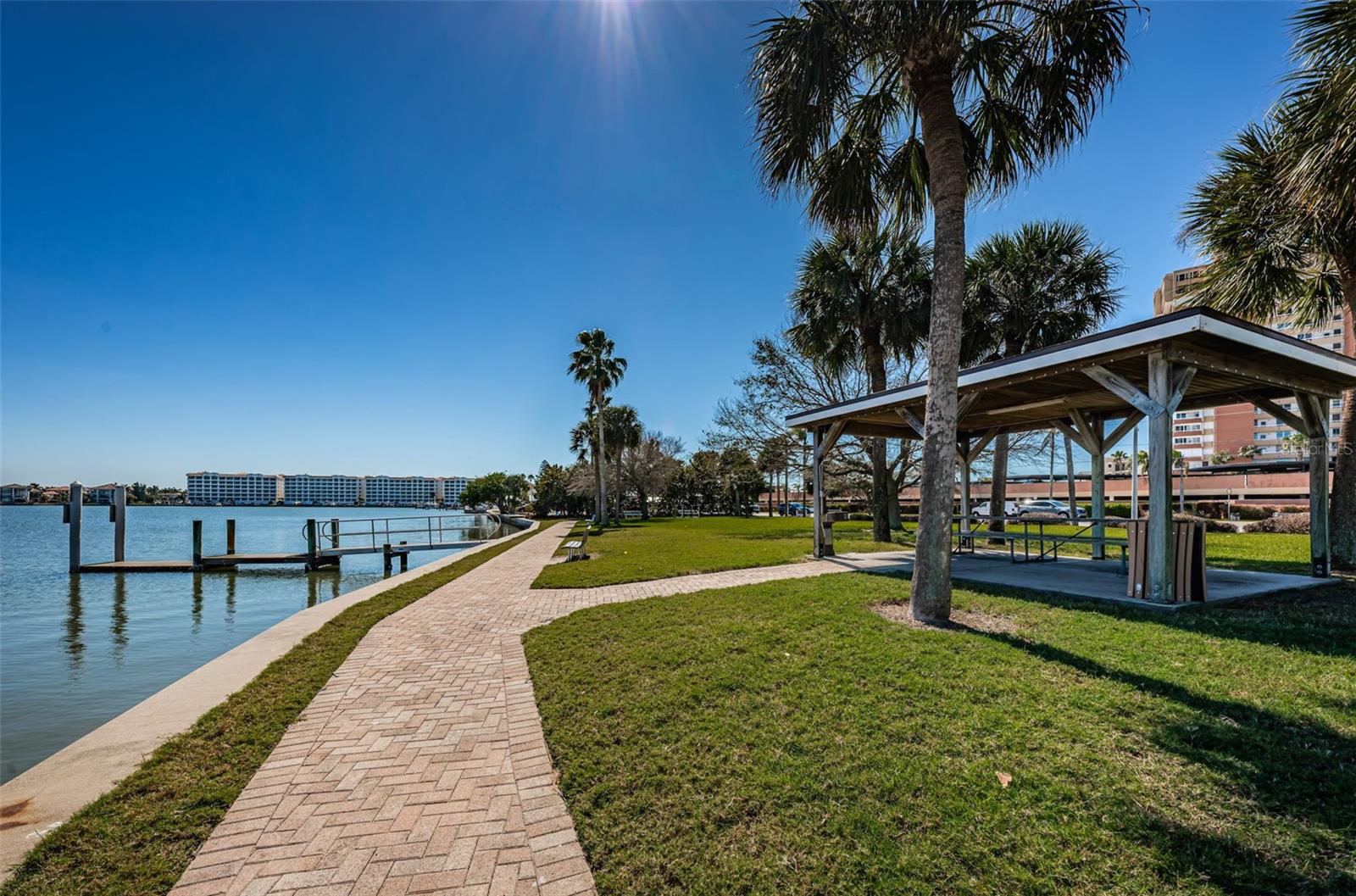 REDINGTON TOWERS 3 CONDO - Residential