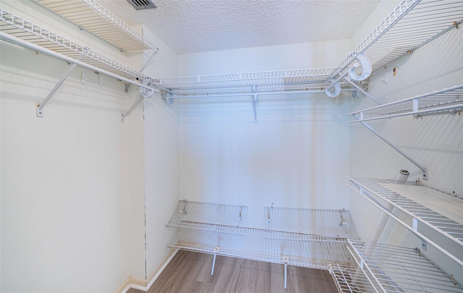 REDINGTON TOWERS 3 CONDO - Residential