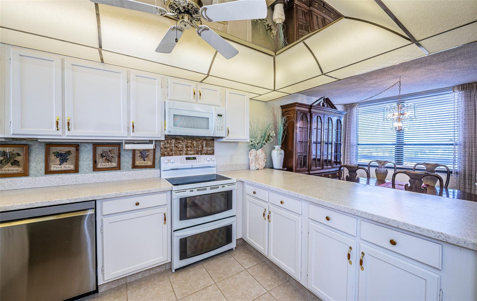 REDINGTON TOWERS 3 CONDO - Residential