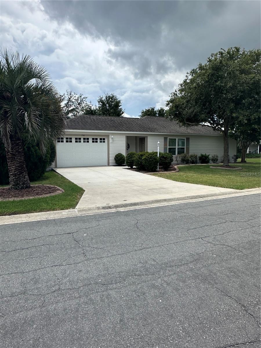 Photo of 716 Truman Avenue, Lady Lake, FL 32159 (MLS # G5113512)