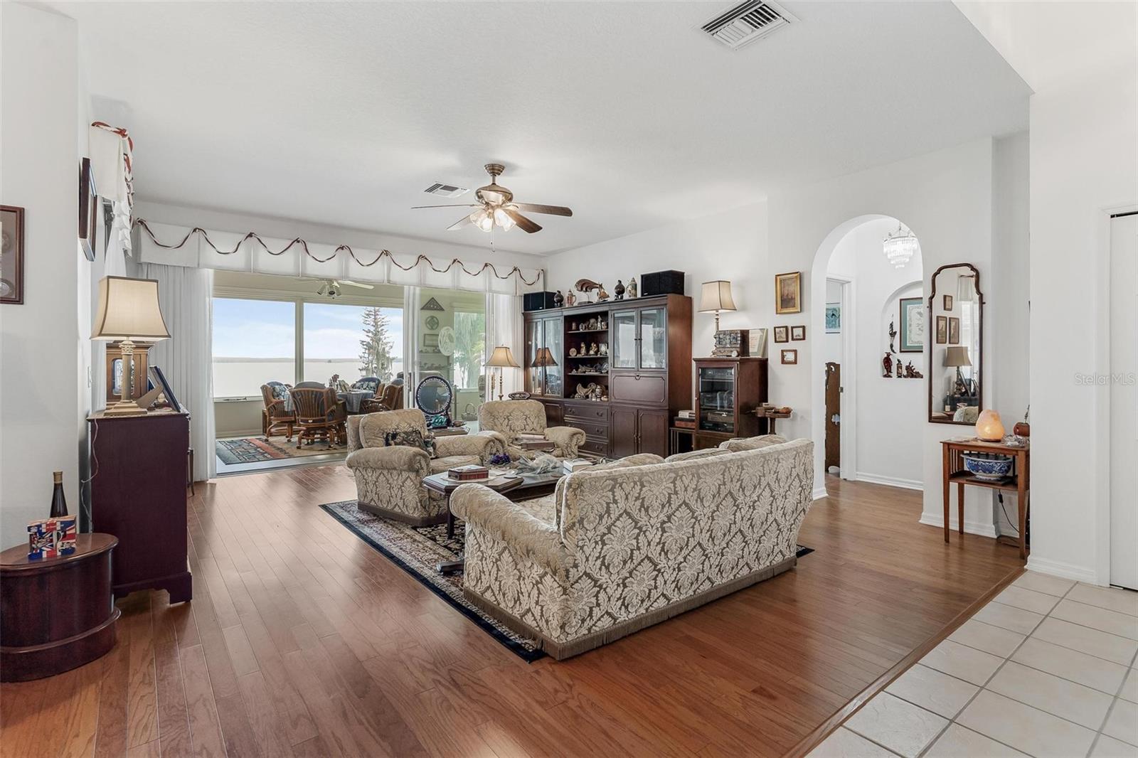 ROYAL HARBOR PH 01 - Residential