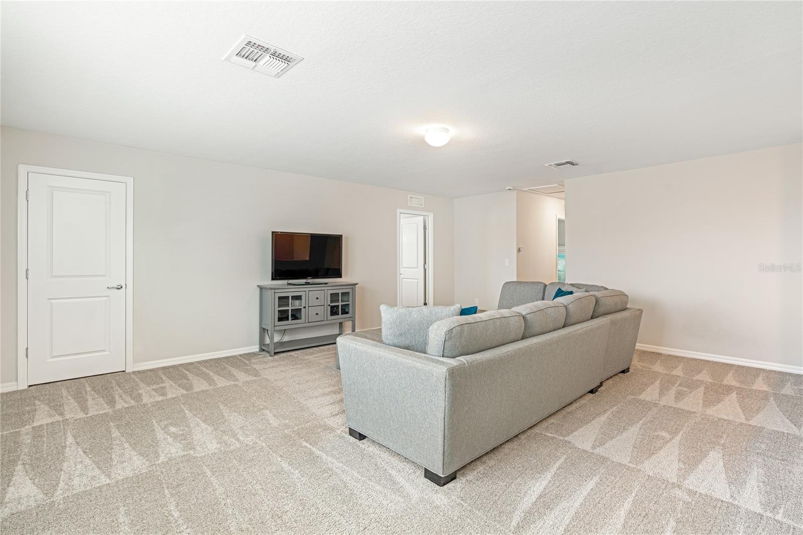 EPPERSON NORTH VILLAGE C-2B - Residential Lease
