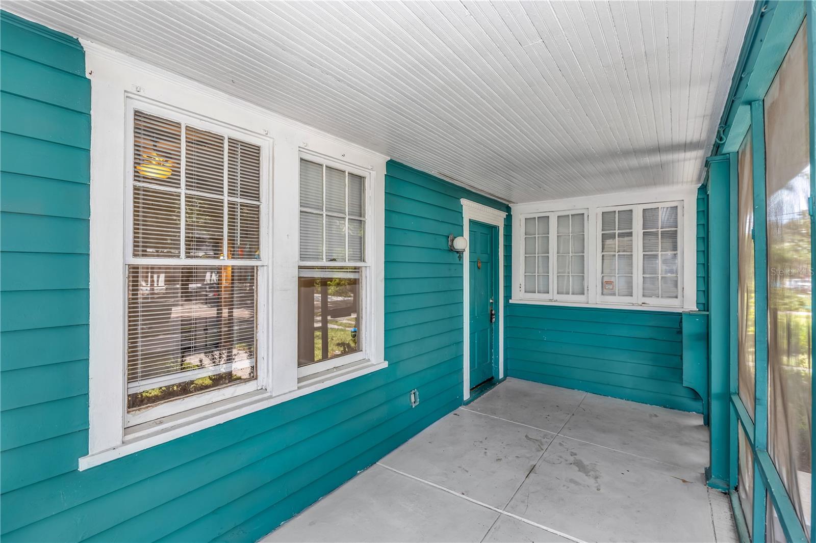 812 E HARWOOD STREET