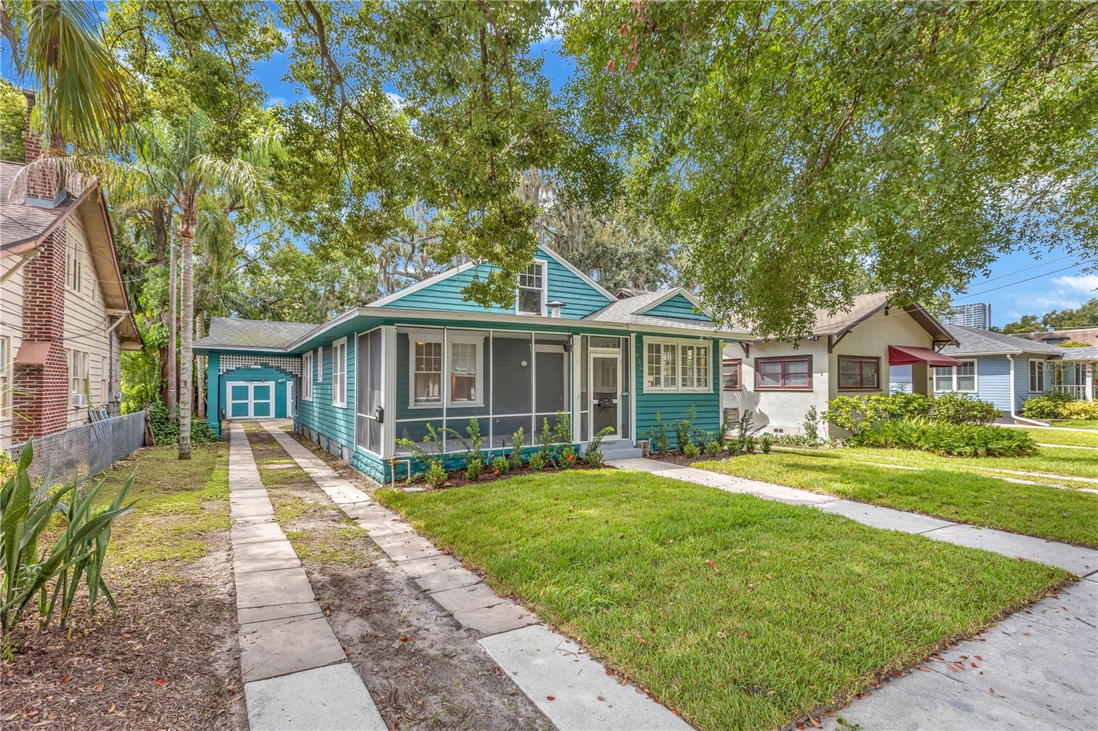 812 E HARWOOD STREET