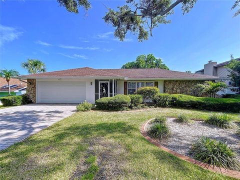 13725 OAK FOREST BOULEVARD N SEMINOLE FL 33776