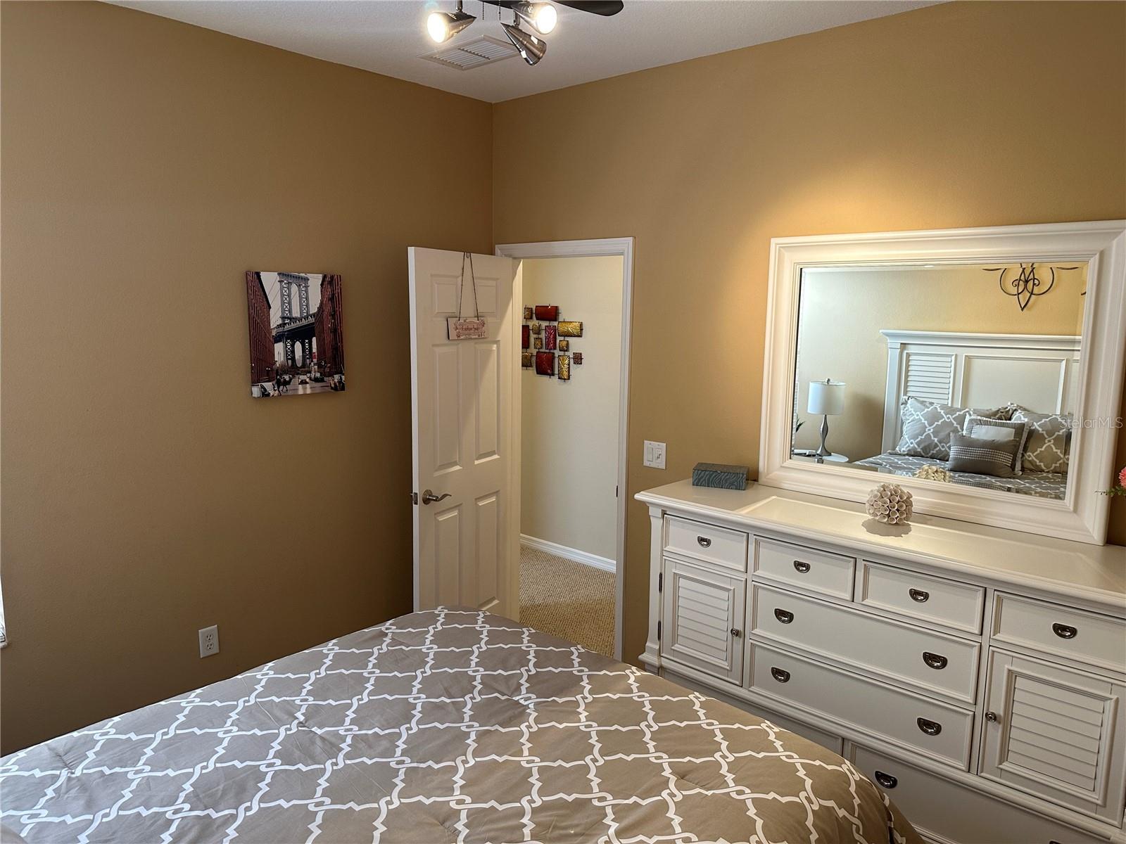 PALMA SOLA TRACE CONDO OR2185/736 - Residential Lease