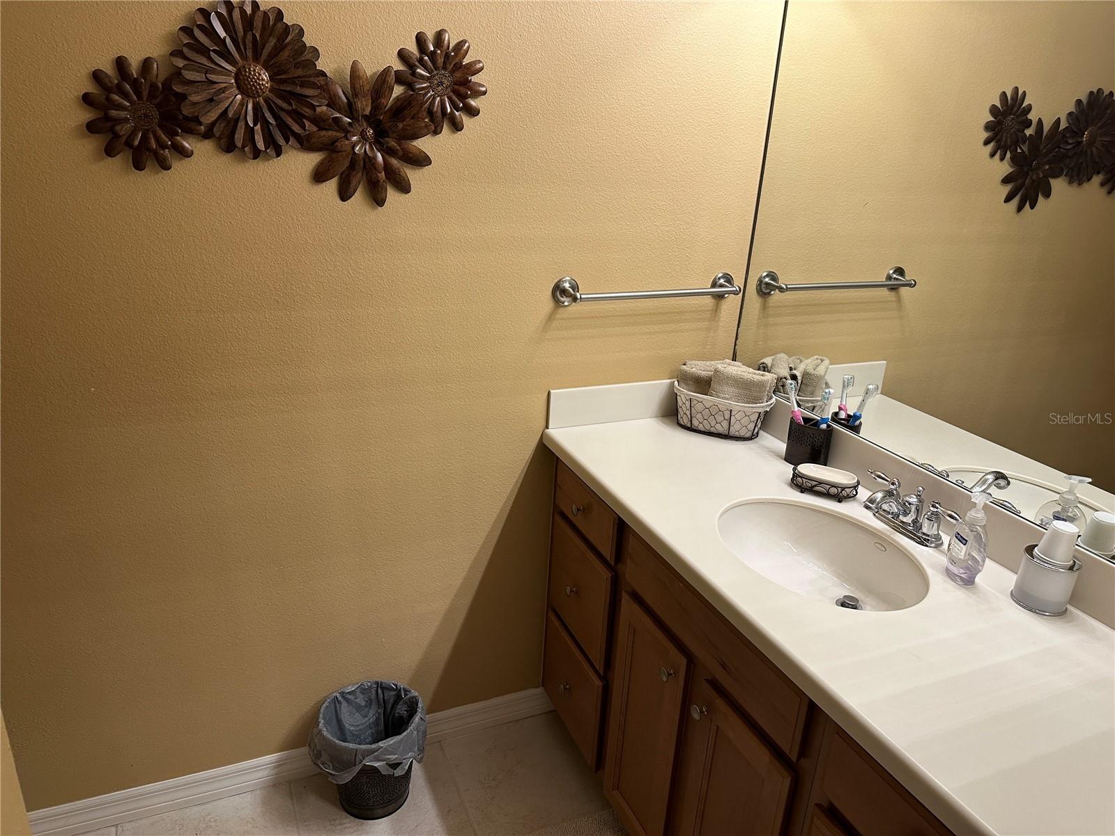 PALMA SOLA TRACE CONDO OR2185/736 - Residential Lease