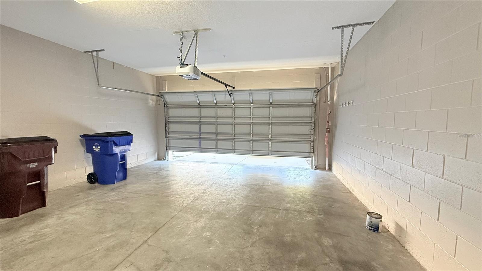 OAK RIDGE - Residential Lease