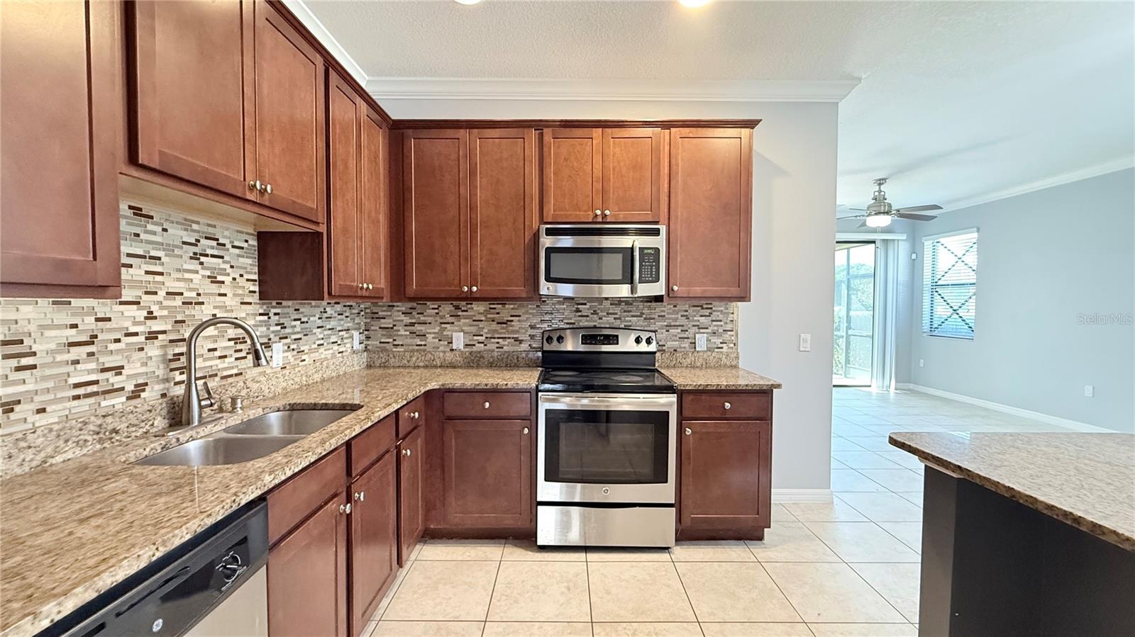 OAK RIDGE - Residential Lease