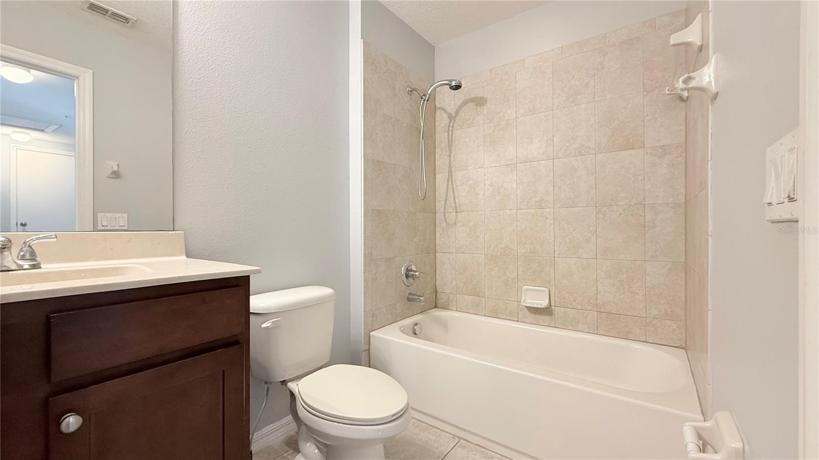 OAK RIDGE - Residential Lease