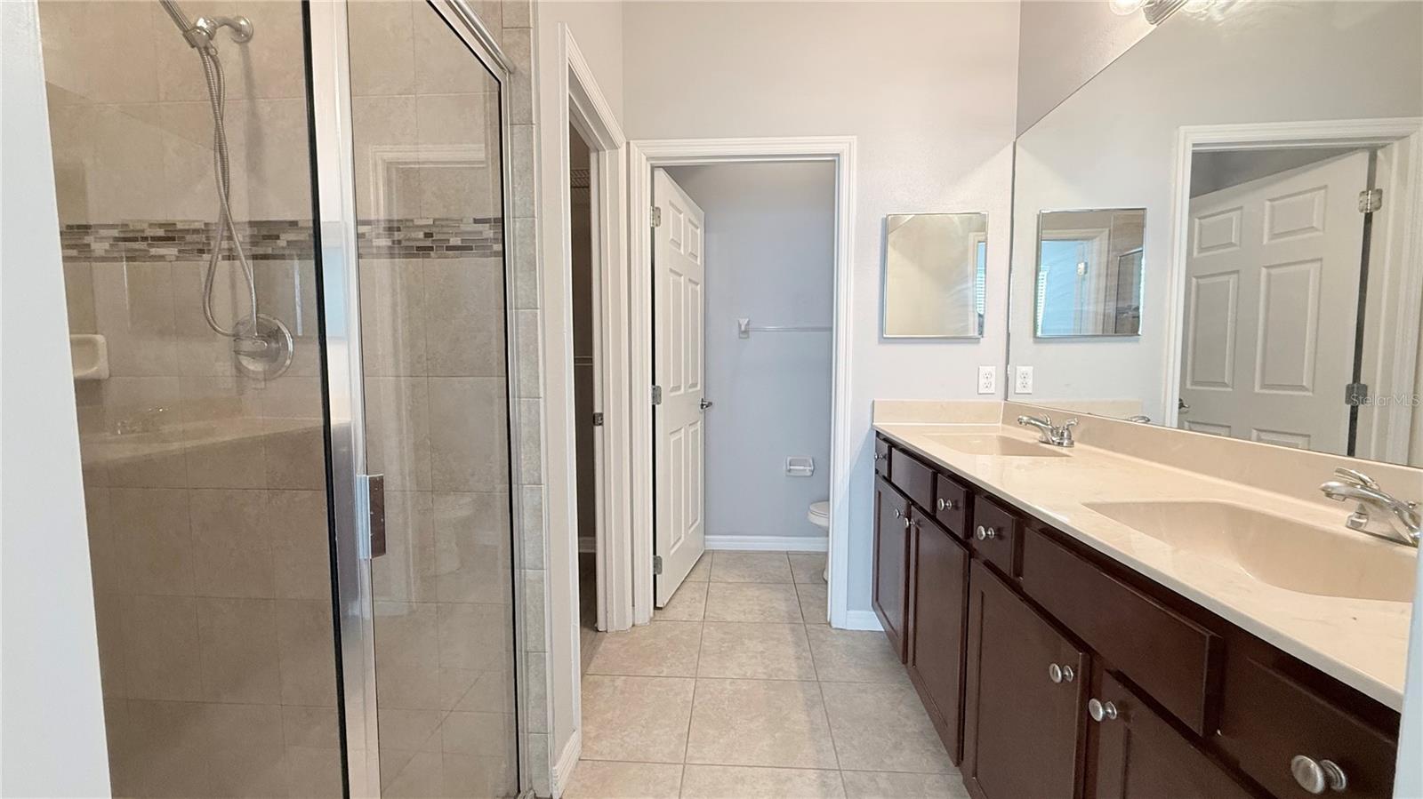 OAK RIDGE - Residential Lease