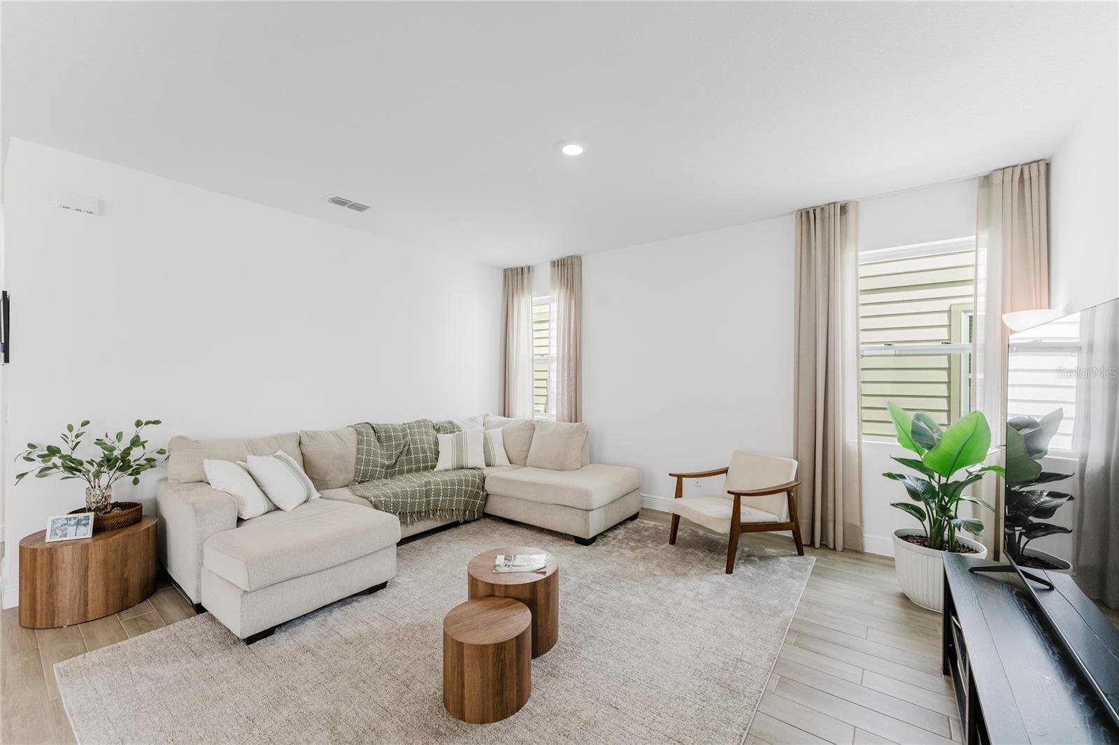 NORTHLAKE/OVATION PH 1 - Residential Lease