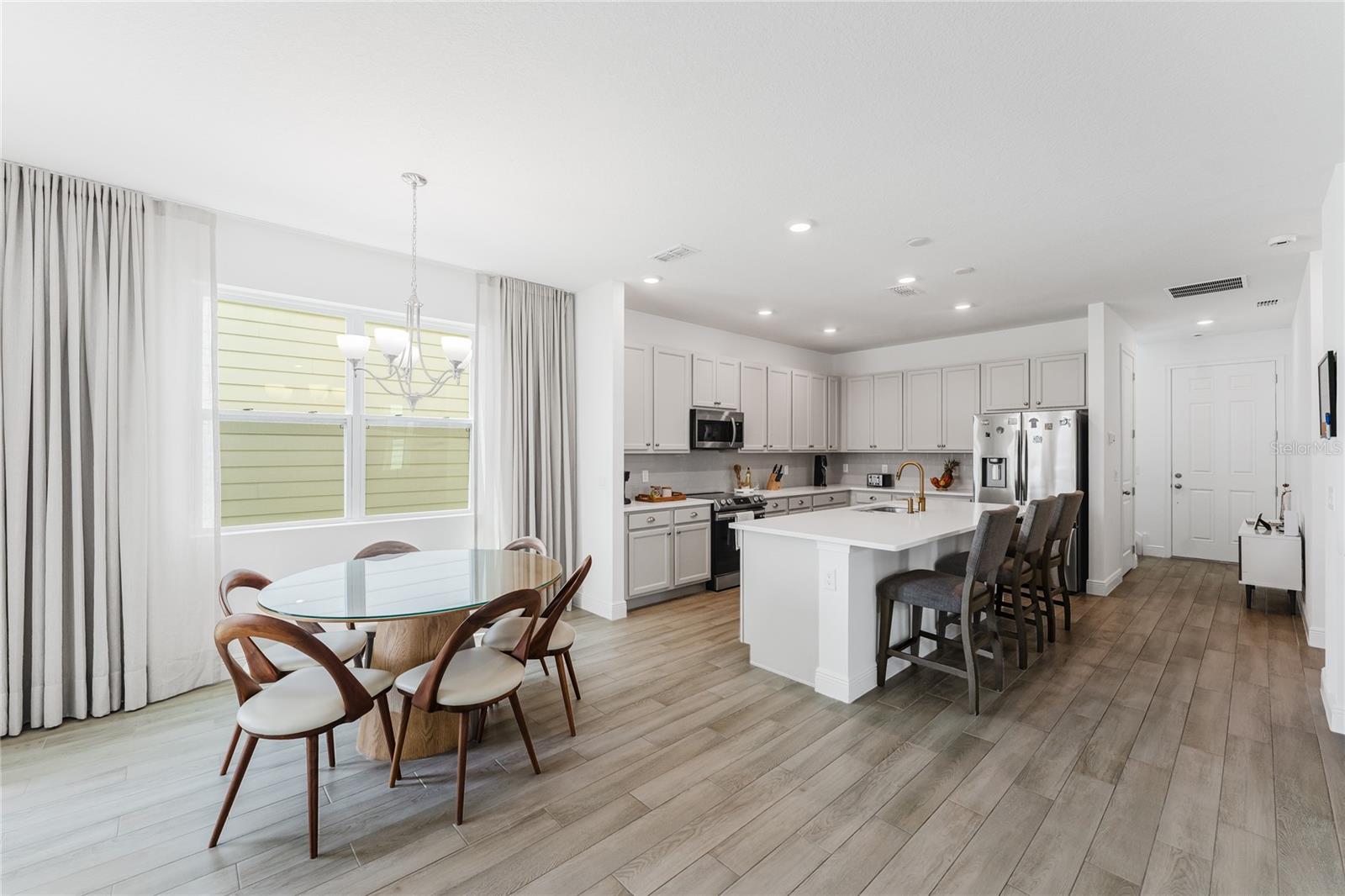 NORTHLAKE/OVATION PH 1 - Residential Lease