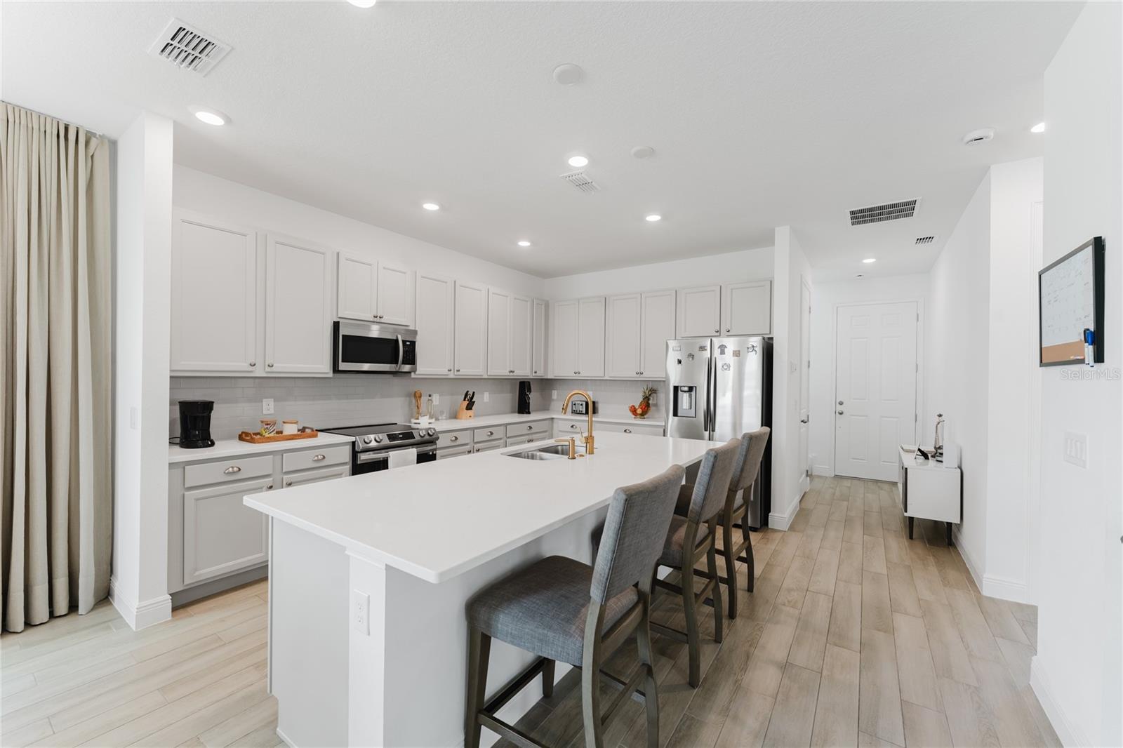 NORTHLAKE/OVATION PH 1 - Residential Lease