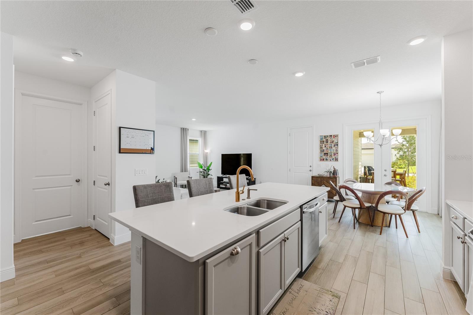 NORTHLAKE/OVATION PH 1 - Residential Lease