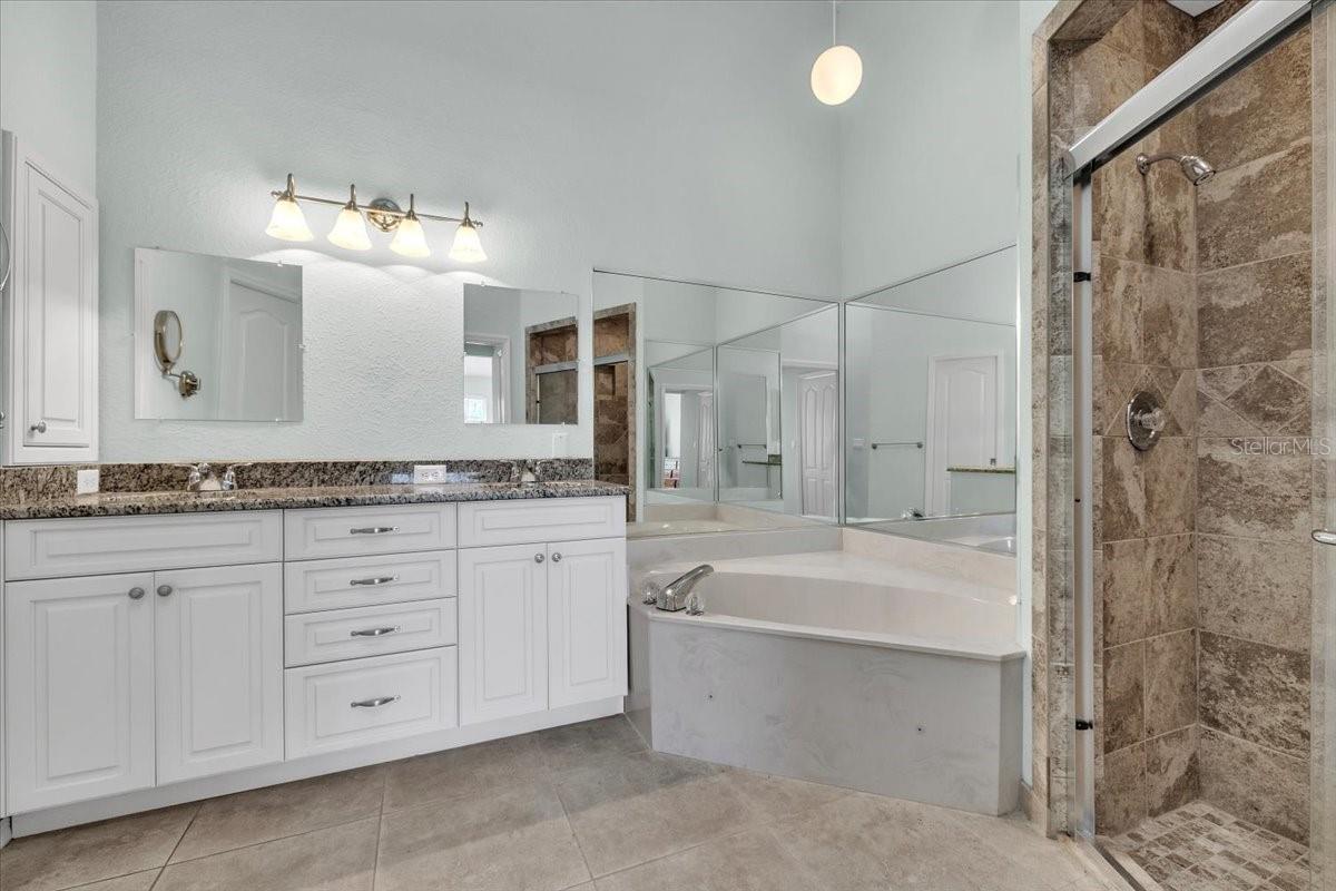 CLUBSIDE VILLAS PH 03 - Residential