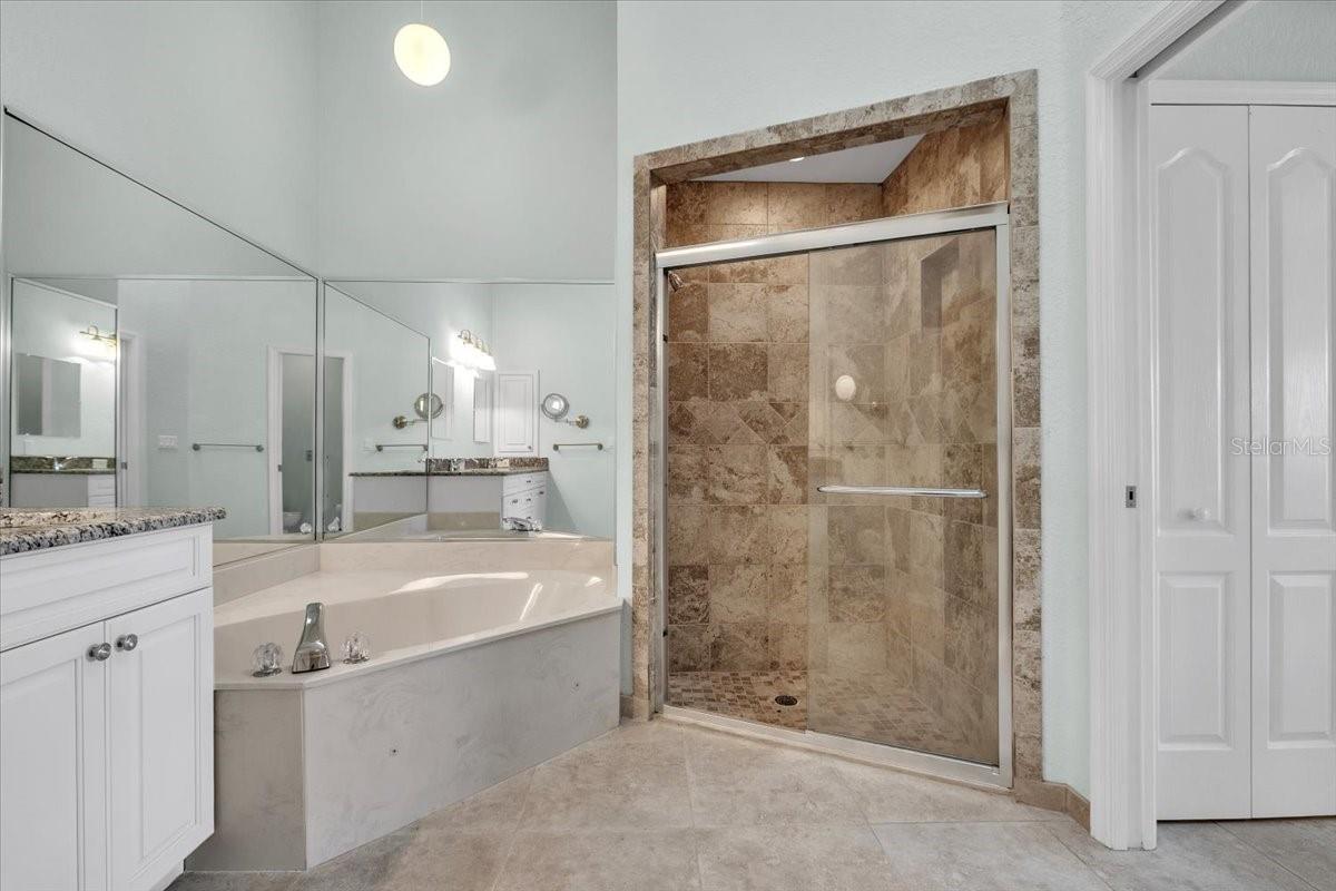 CLUBSIDE VILLAS PH 03 - Residential