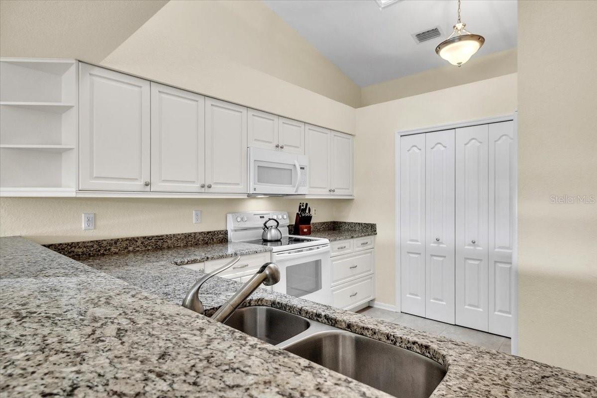 CLUBSIDE VILLAS PH 03 - Residential