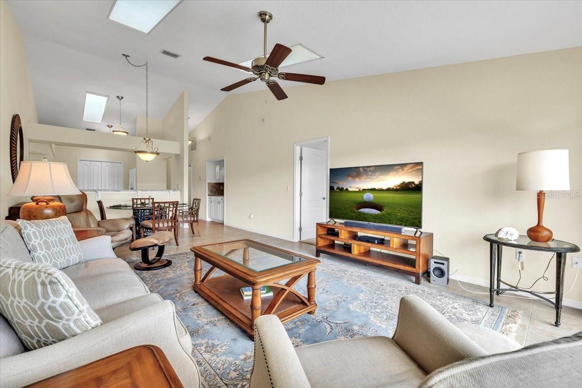 CLUBSIDE VILLAS PH 03 - Residential