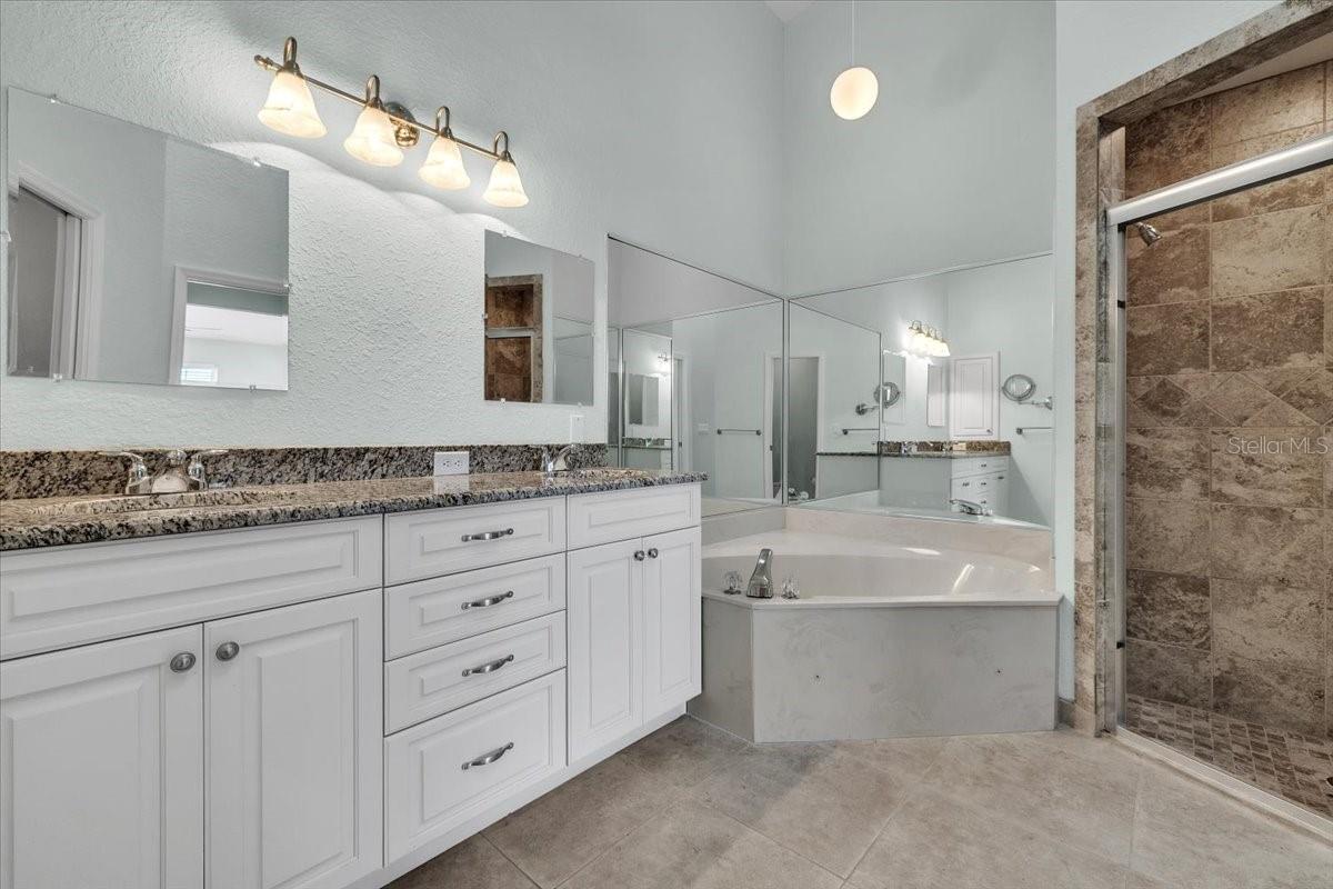 CLUBSIDE VILLAS PH 03 - Residential