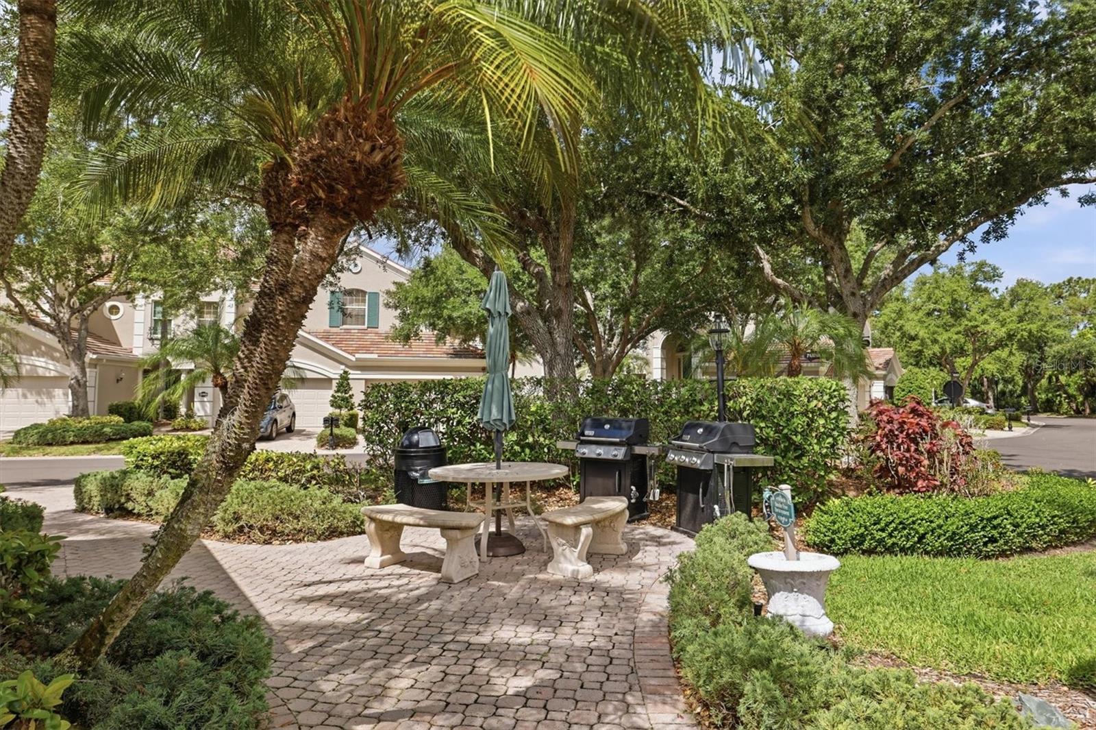 PARISIENNE GARDENS - Residential