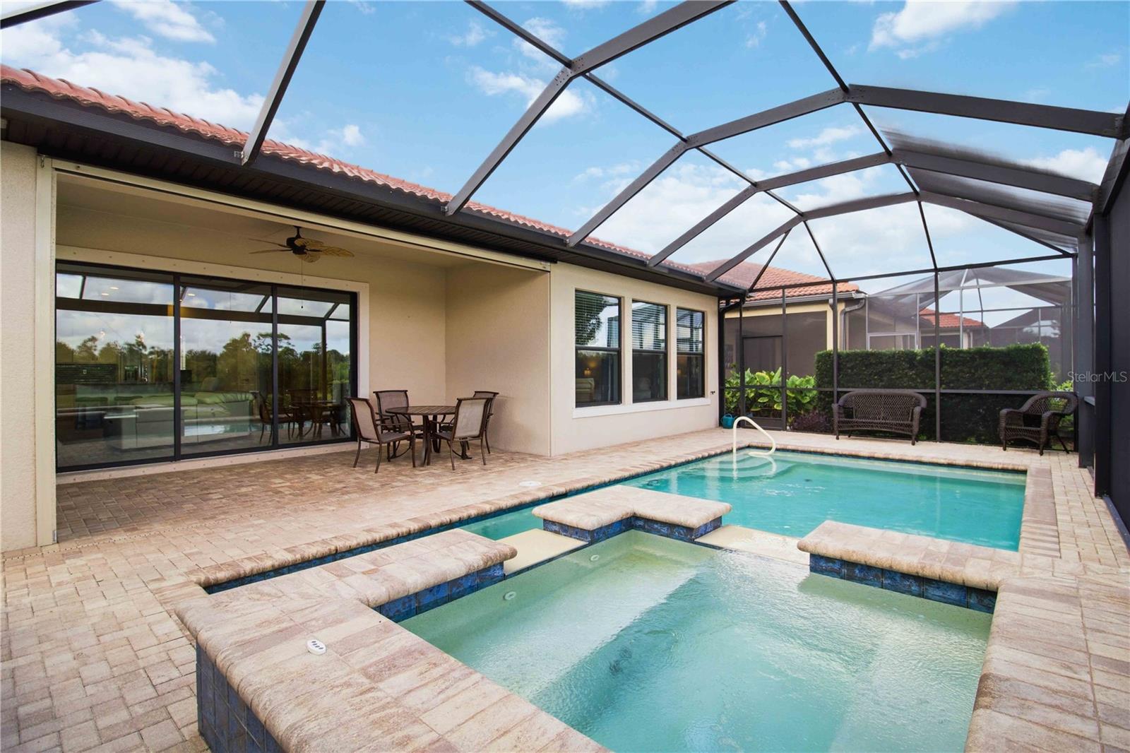 SARASOTA NATIONAL - Residential