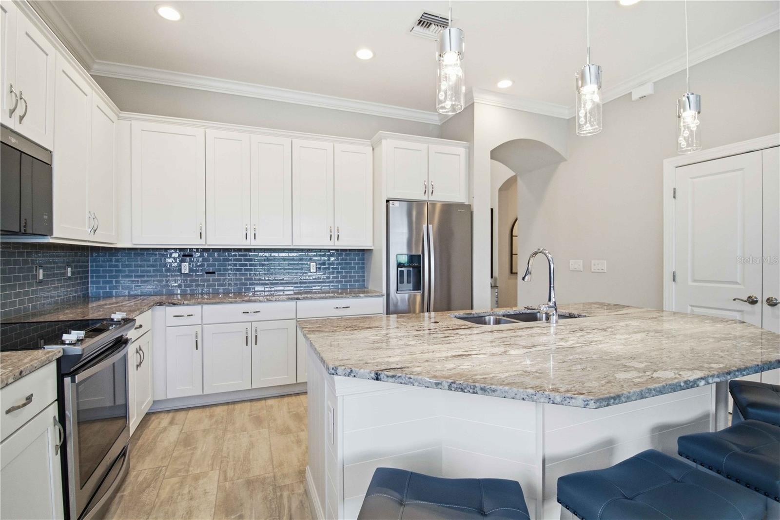 SARASOTA NATIONAL - Residential