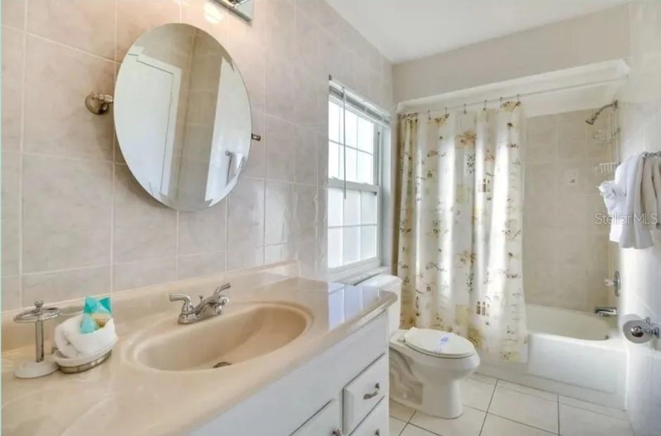 BVL UNIT 10 1ST ADD BUENAVENTURA LAKES - Residential