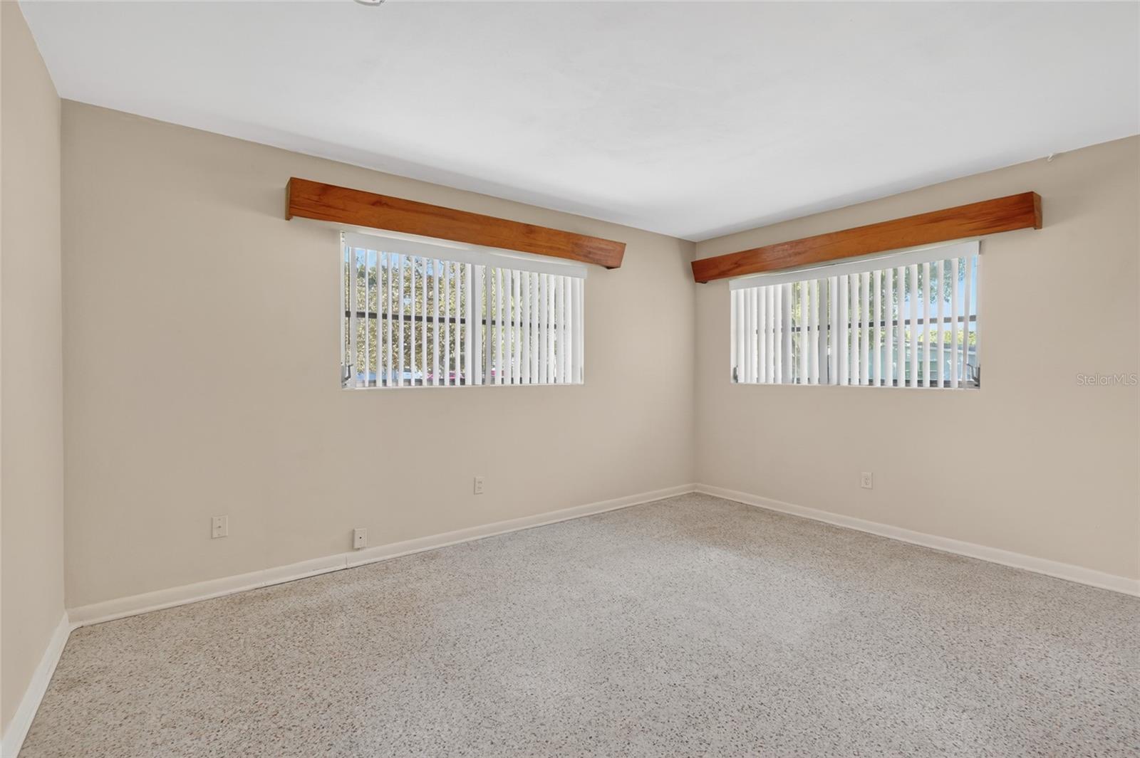 VALENCIA PARK - Residential