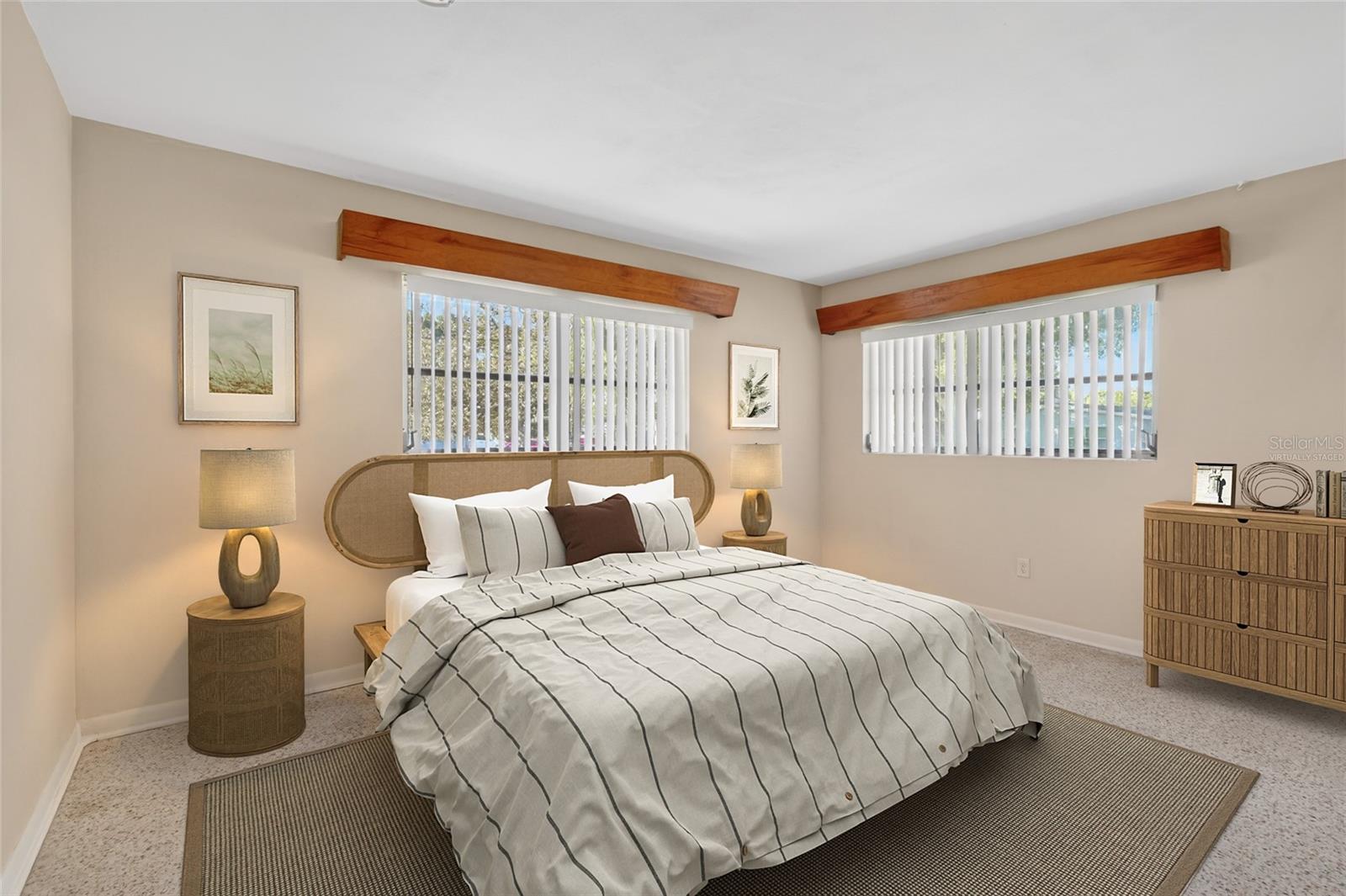 1610 VALENCIA DRIVE W