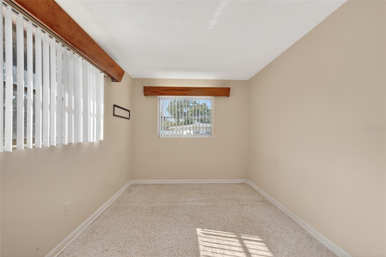 VALENCIA PARK - Residential