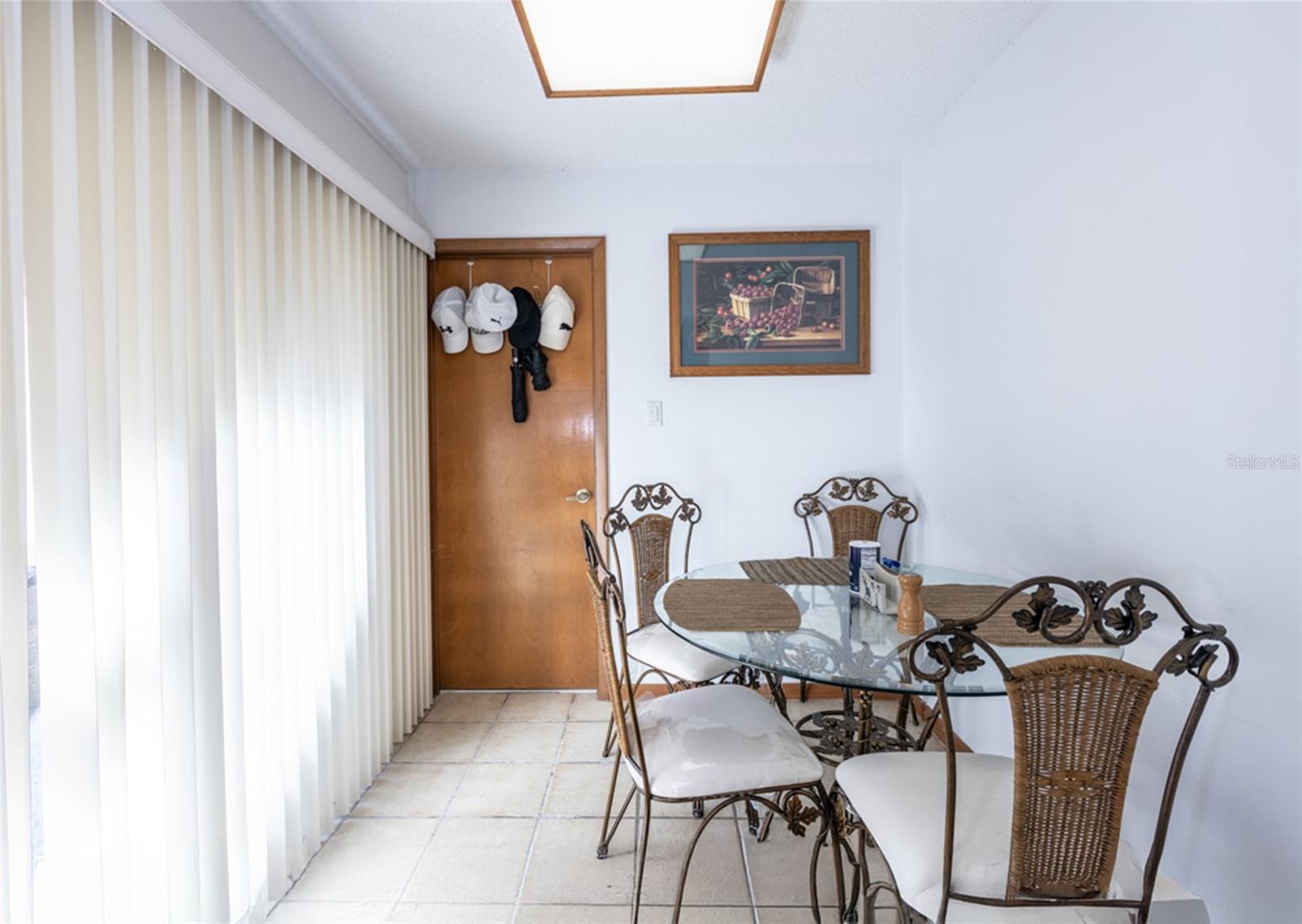 39 VILLAGE CIRCLE 5-501